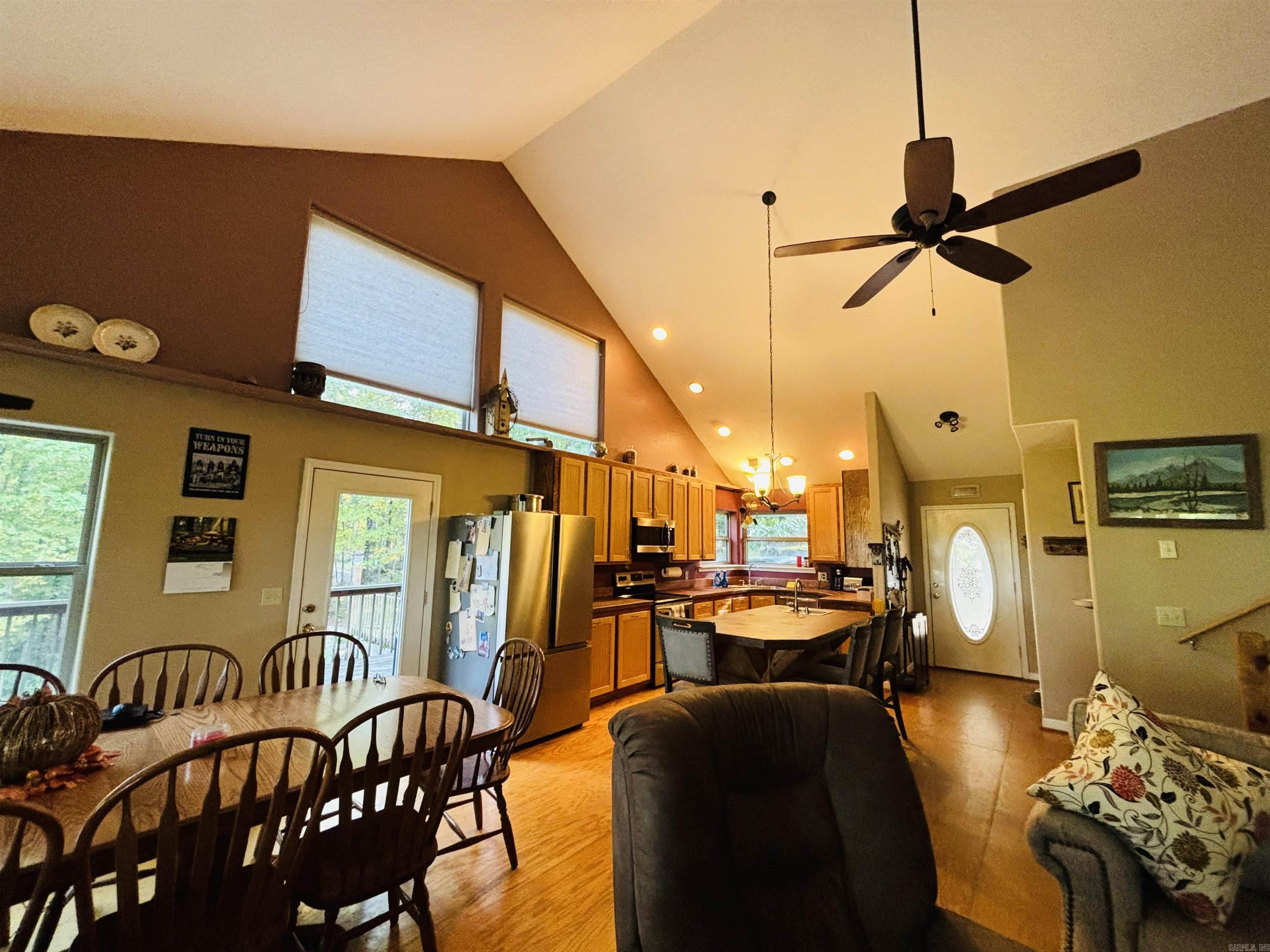 3950  Round Bottom  Mountain View, AR