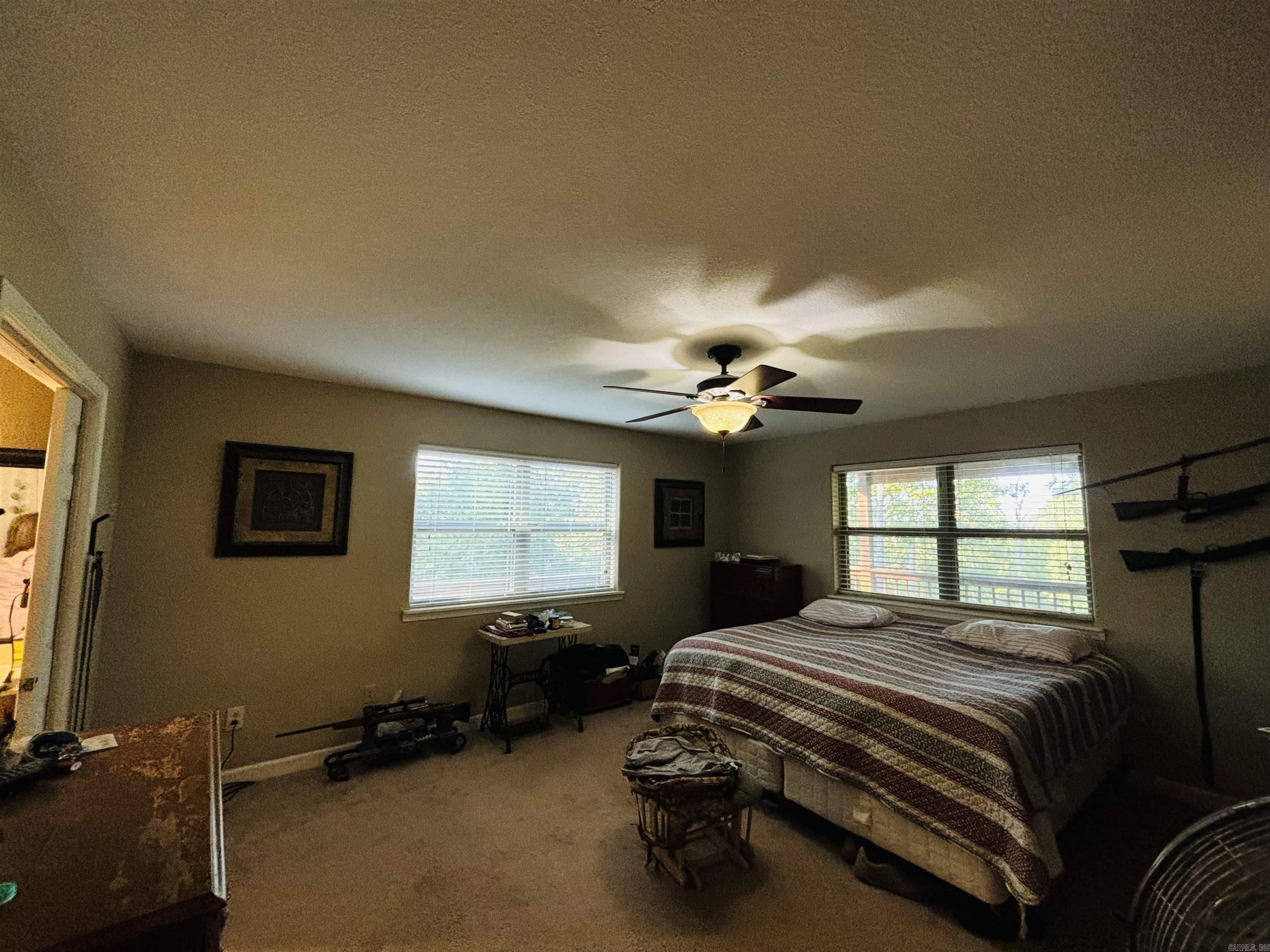 3950  Round Bottom  Mountain View, AR