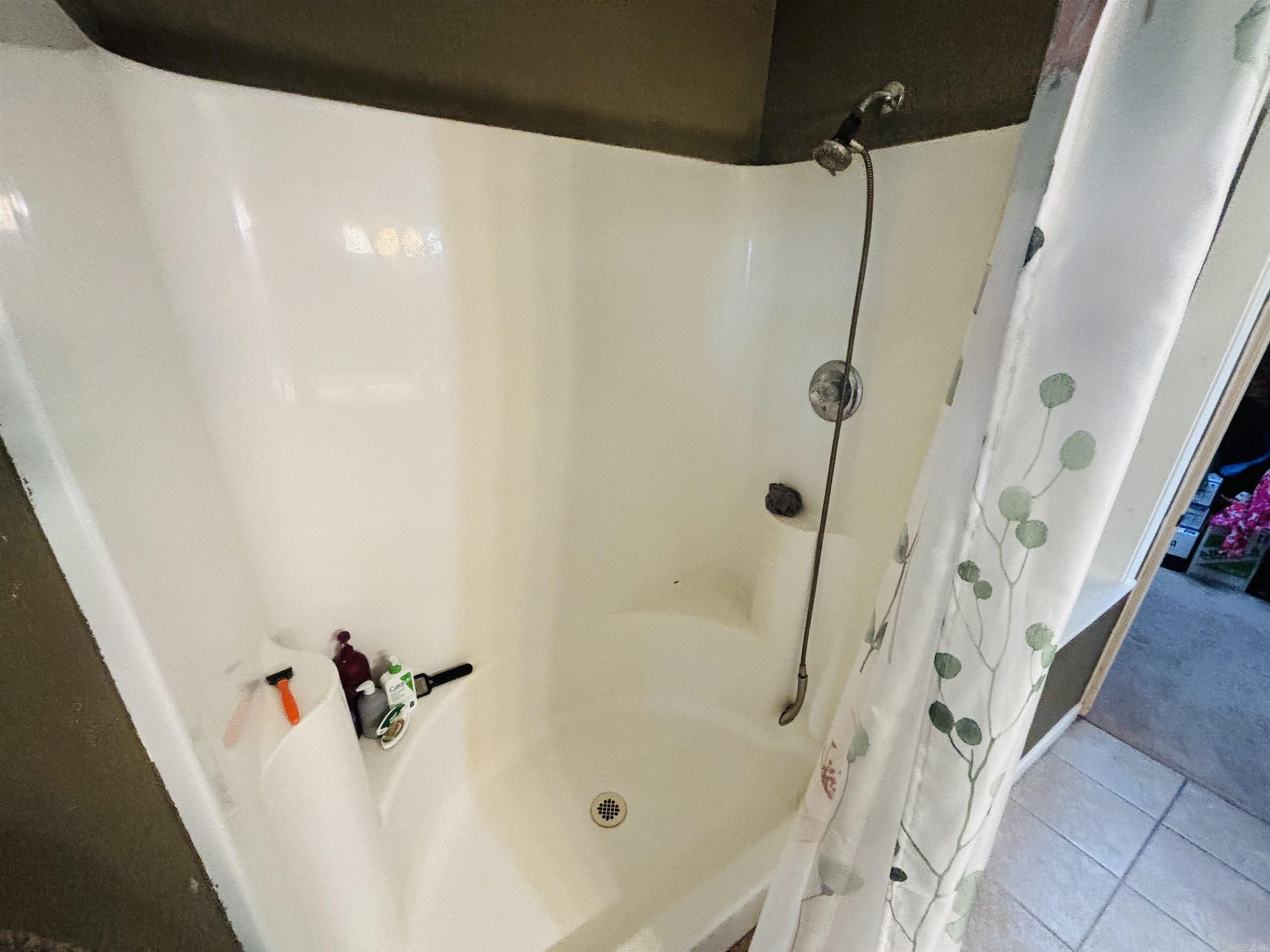 3950  Round Bottom  Mountain View, AR