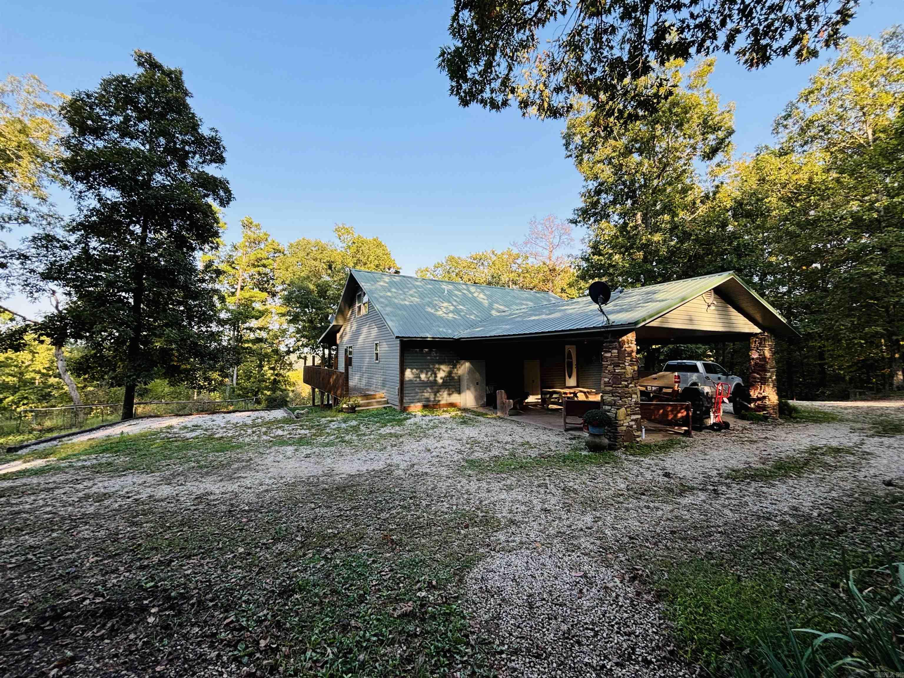 3950  Round Bottom  Mountain View, AR