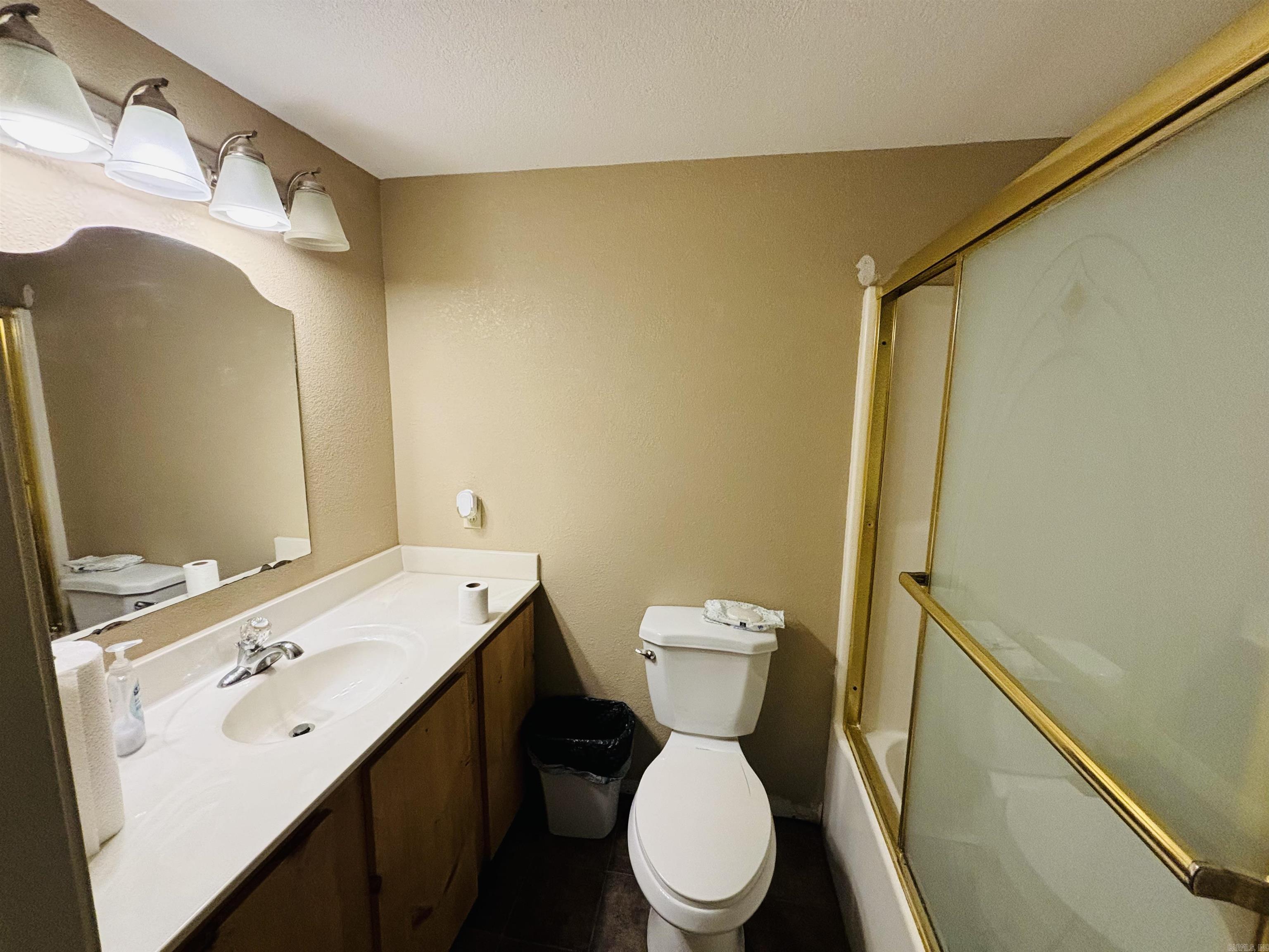 3950  Round Bottom  Mountain View, AR