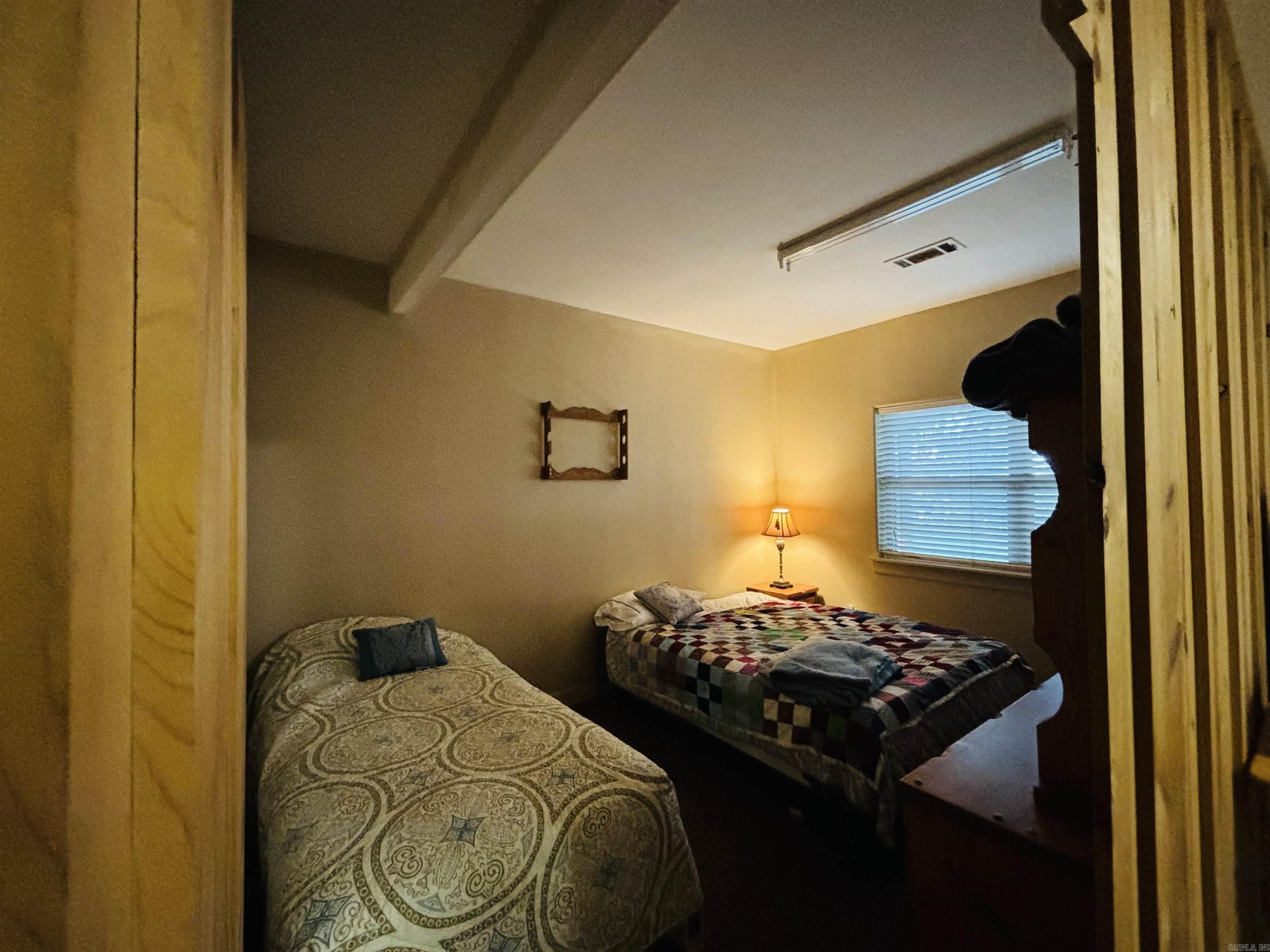 3950  Round Bottom  Mountain View, AR