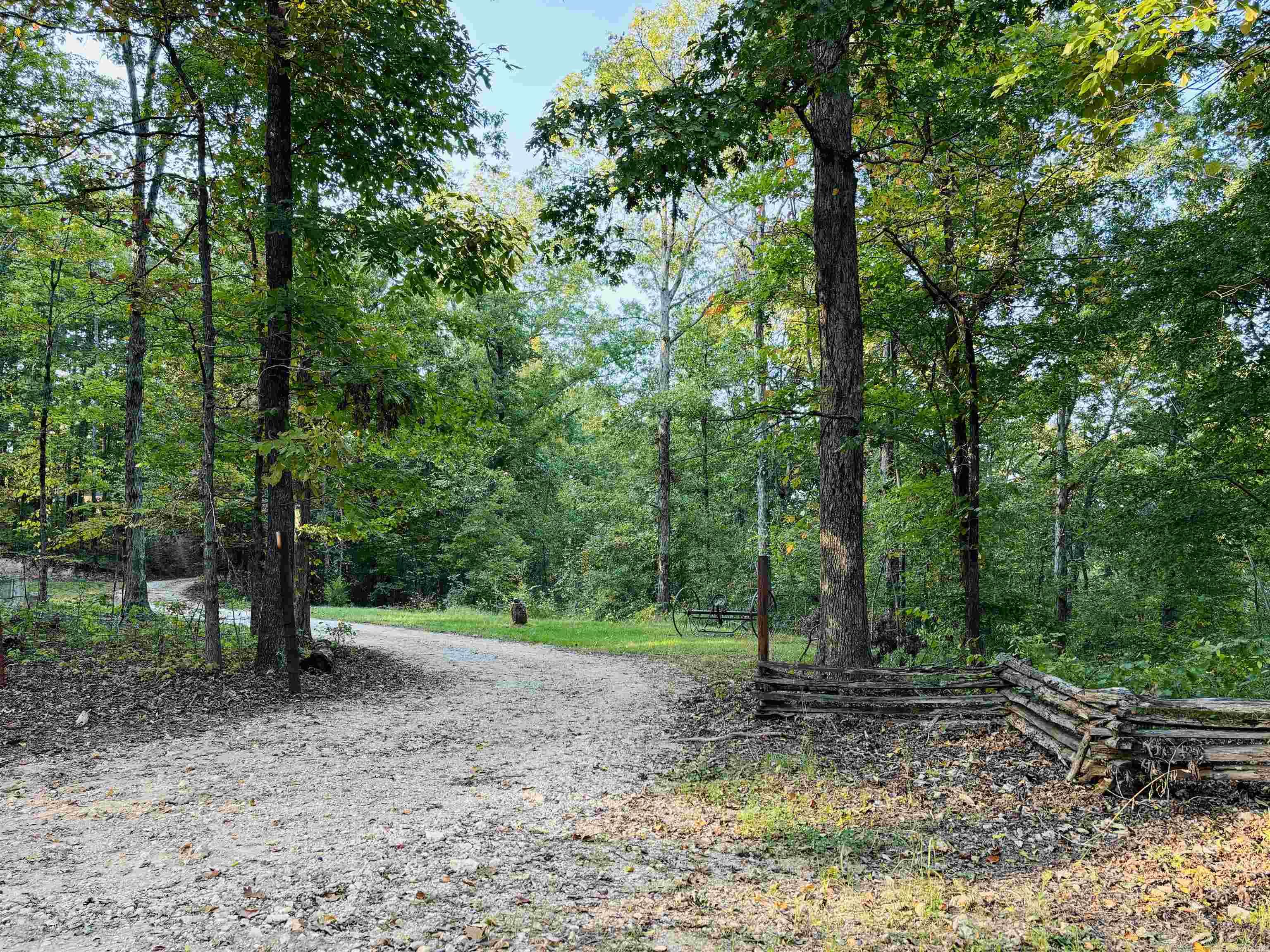 3950  Round Bottom  Mountain View, AR