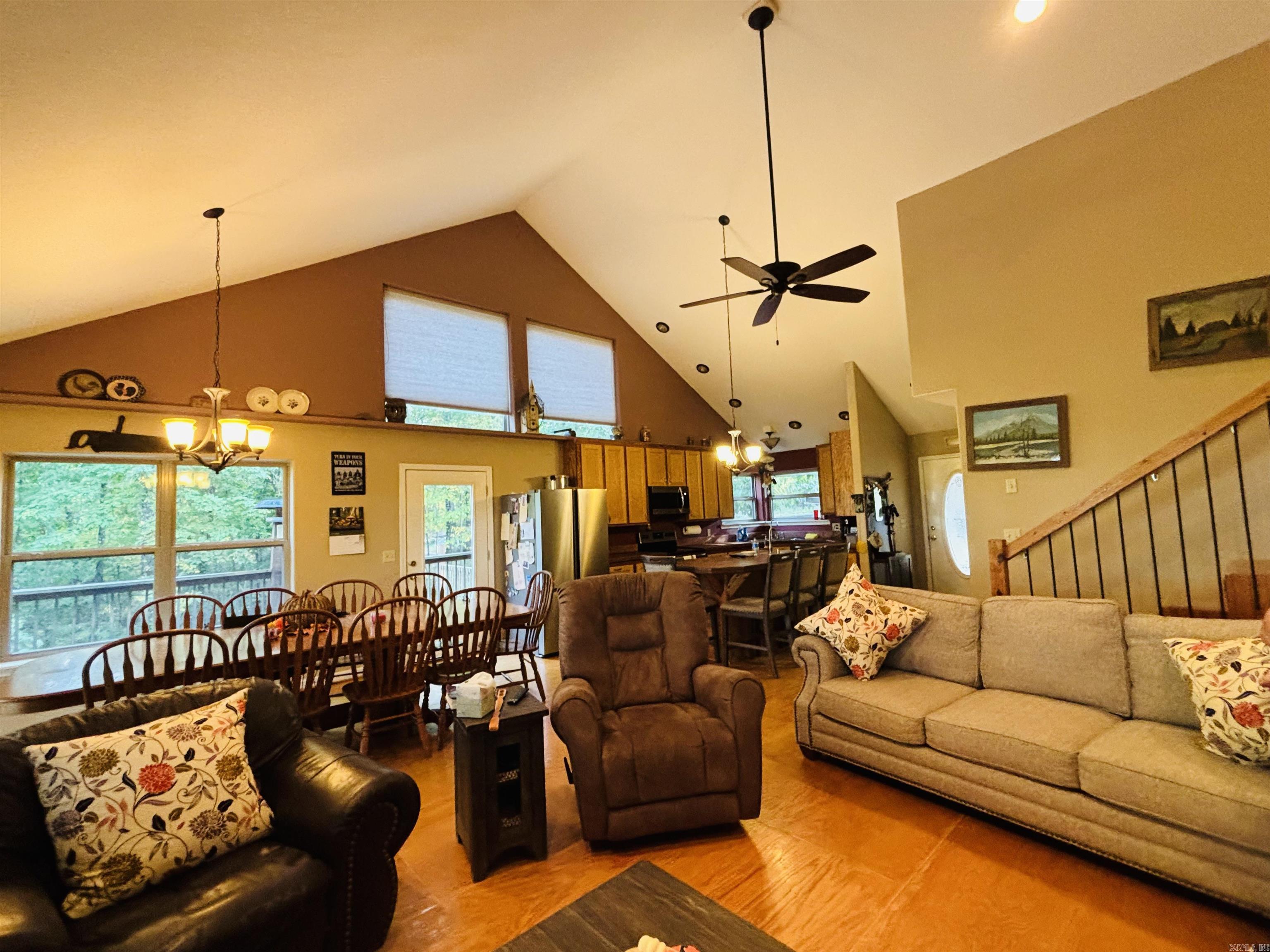 3950  Round Bottom  Mountain View, AR