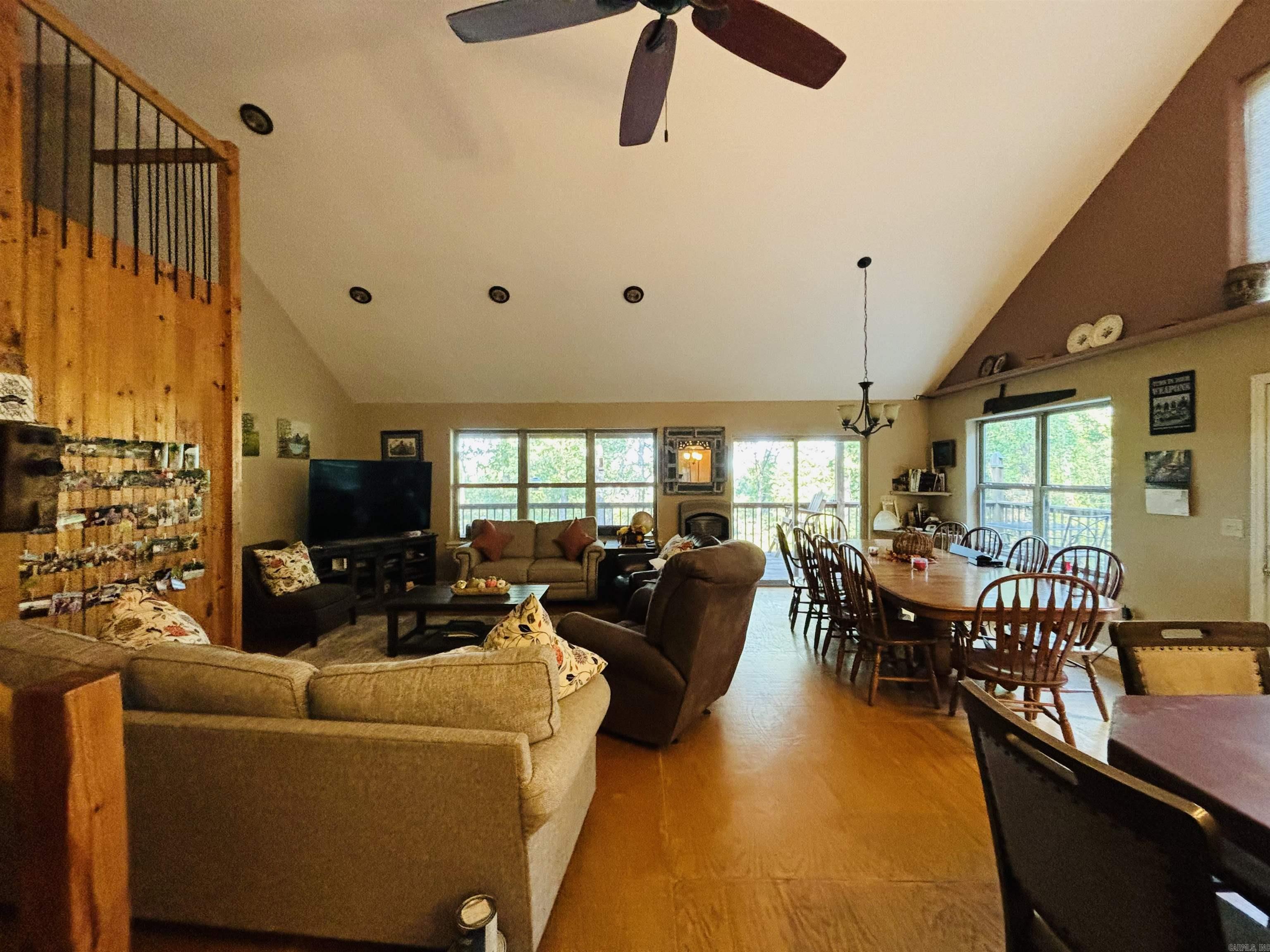 3950  Round Bottom  Mountain View, AR