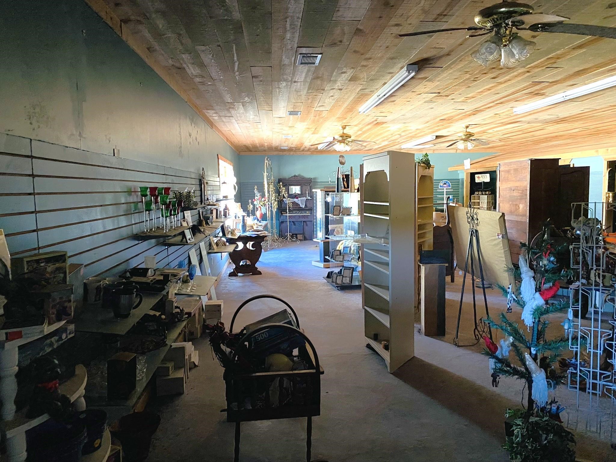 3920 N Highway 5  Calico Rock, AR