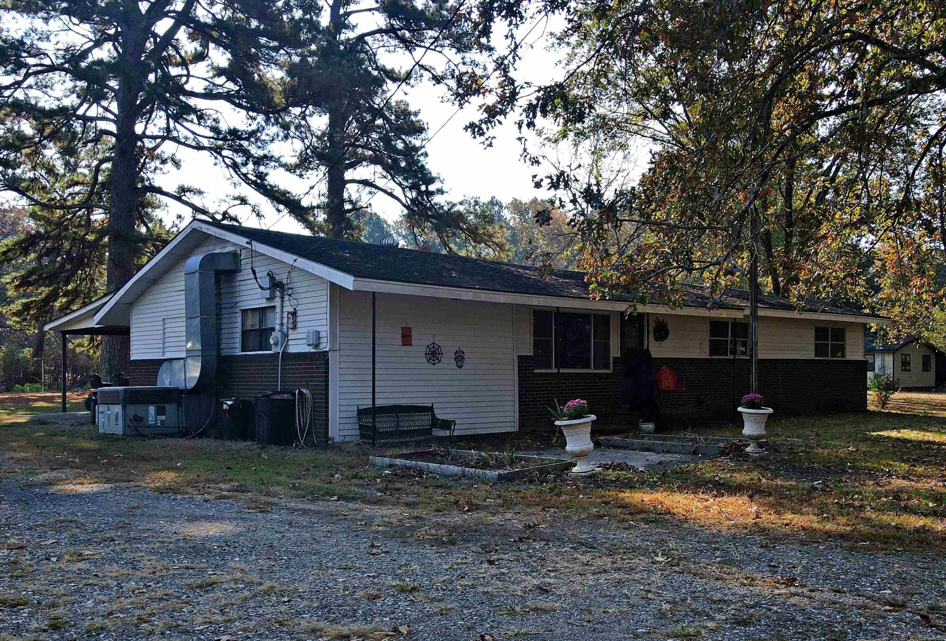 4674 S Highway 67  Gurdon, AR