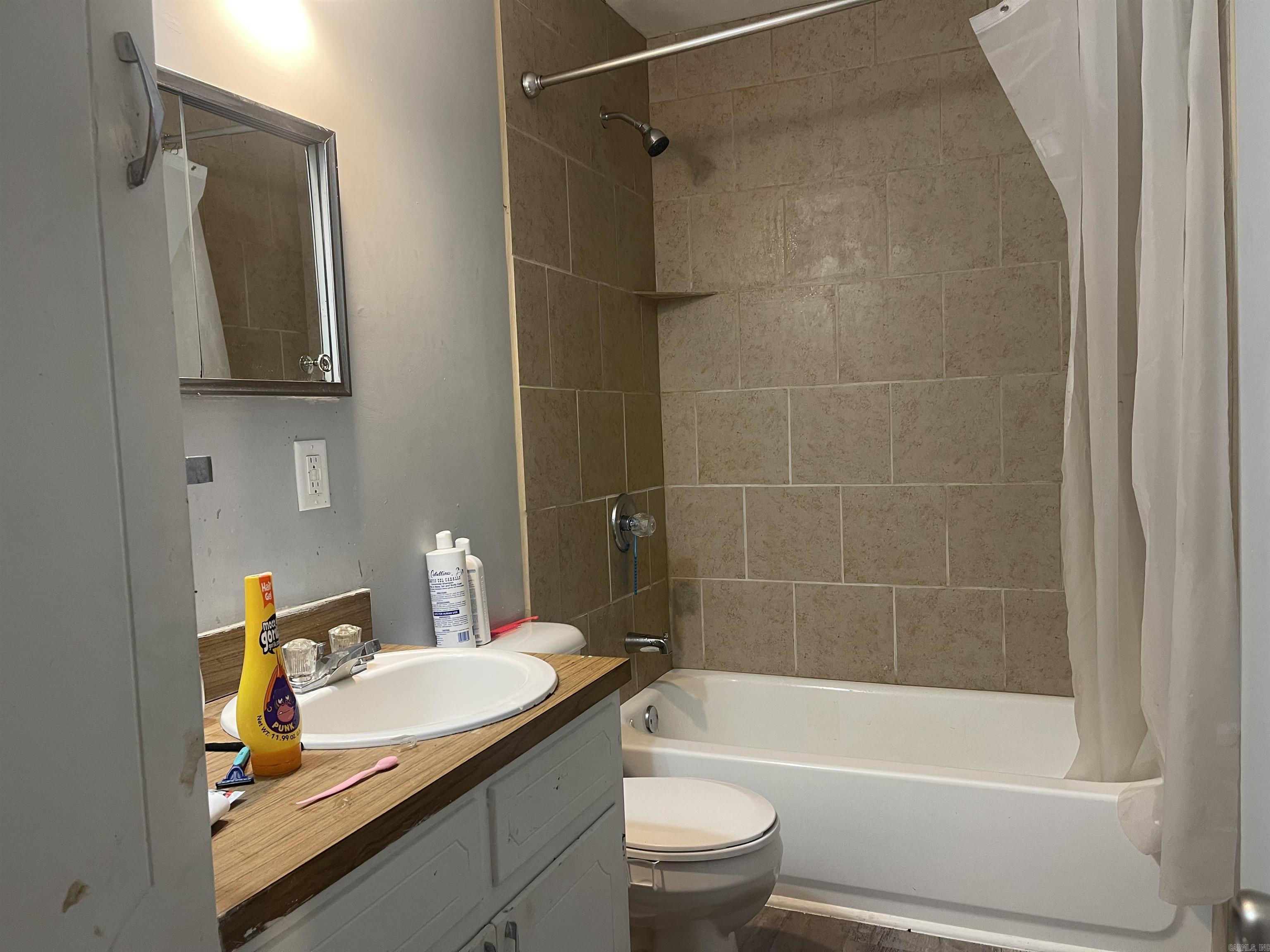 109 W Harvey  De Queen, AR