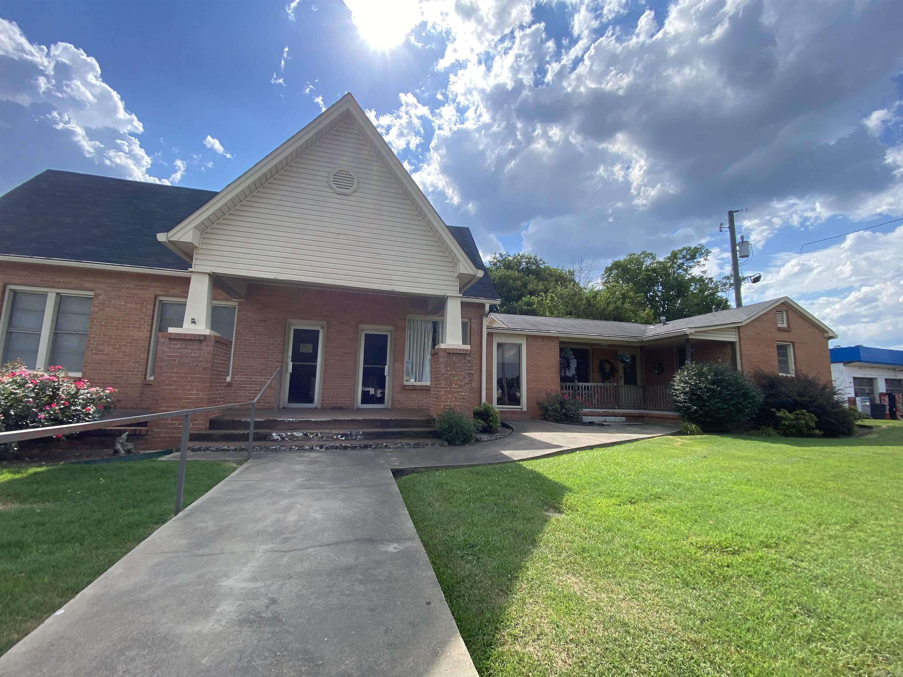 756  Main St  Danville, AR