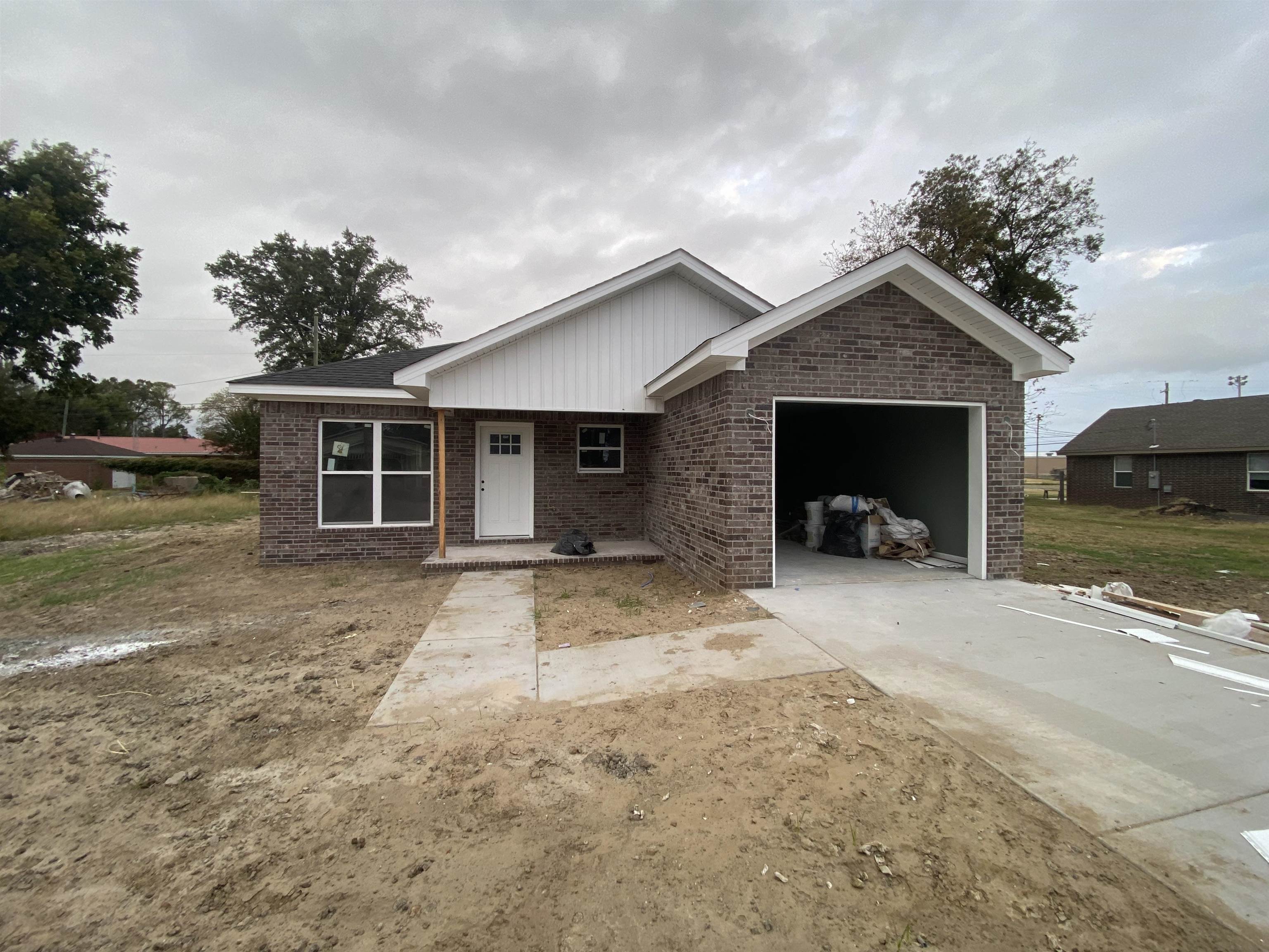 526  Maple  Trumann, AR