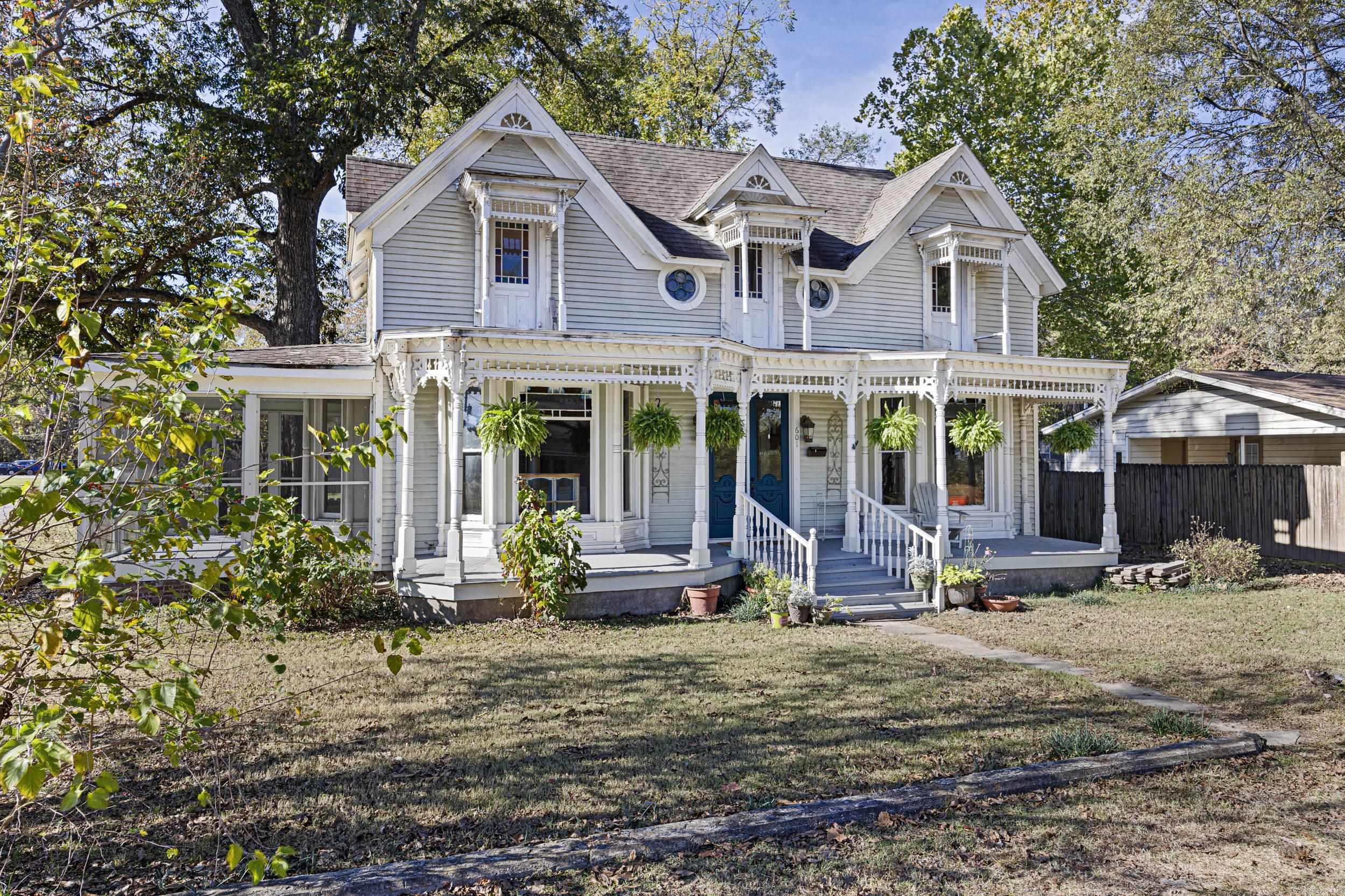 601 N Front  Dardanelle, AR