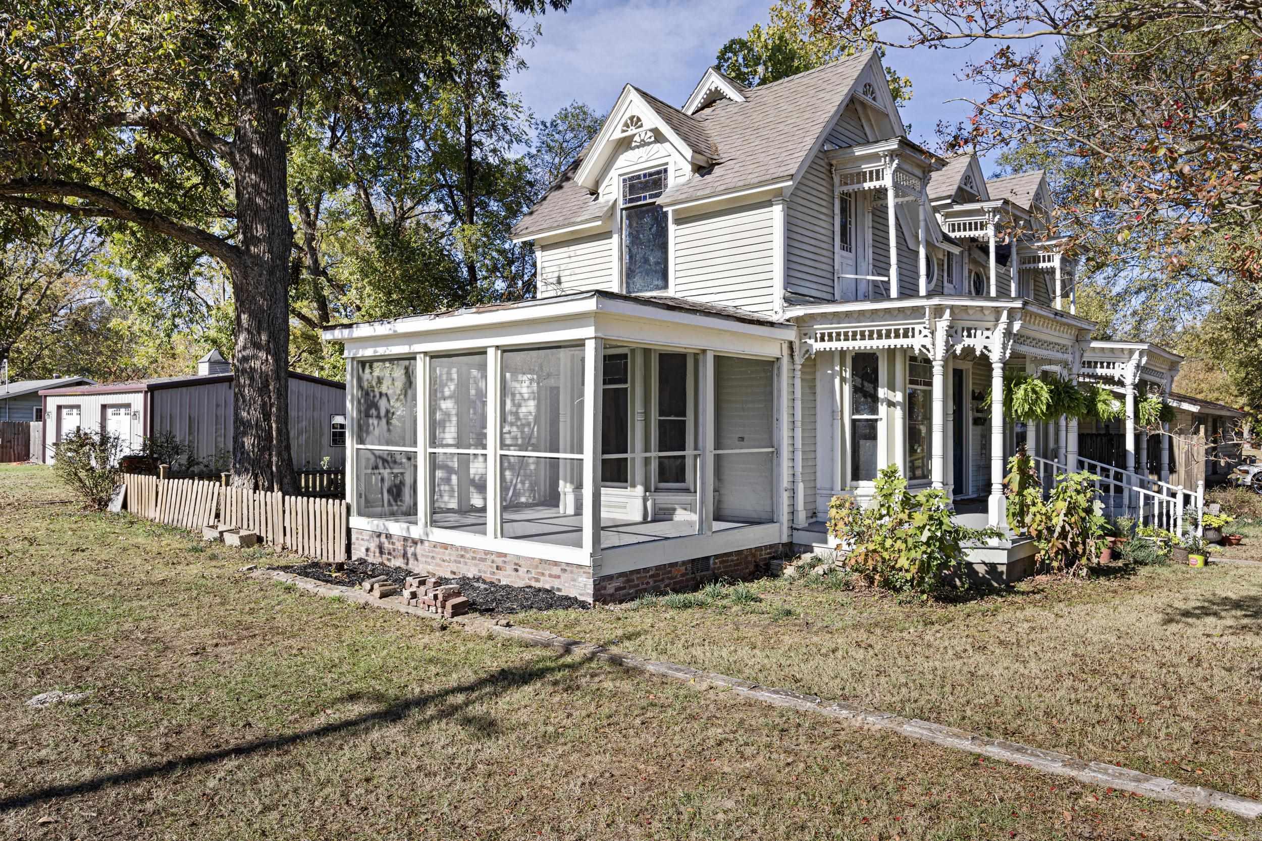 601 N Front  Dardanelle, AR