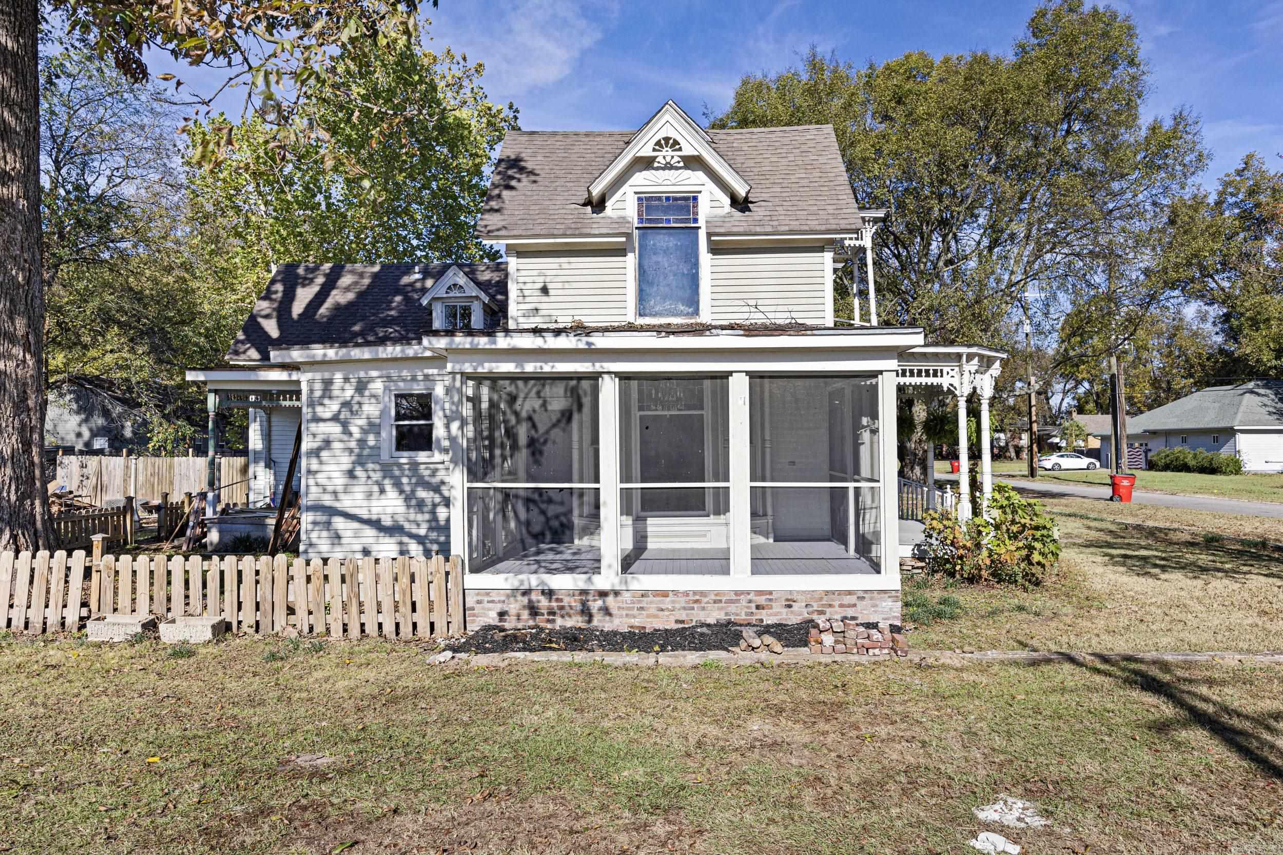 601 N Front  Dardanelle, AR
