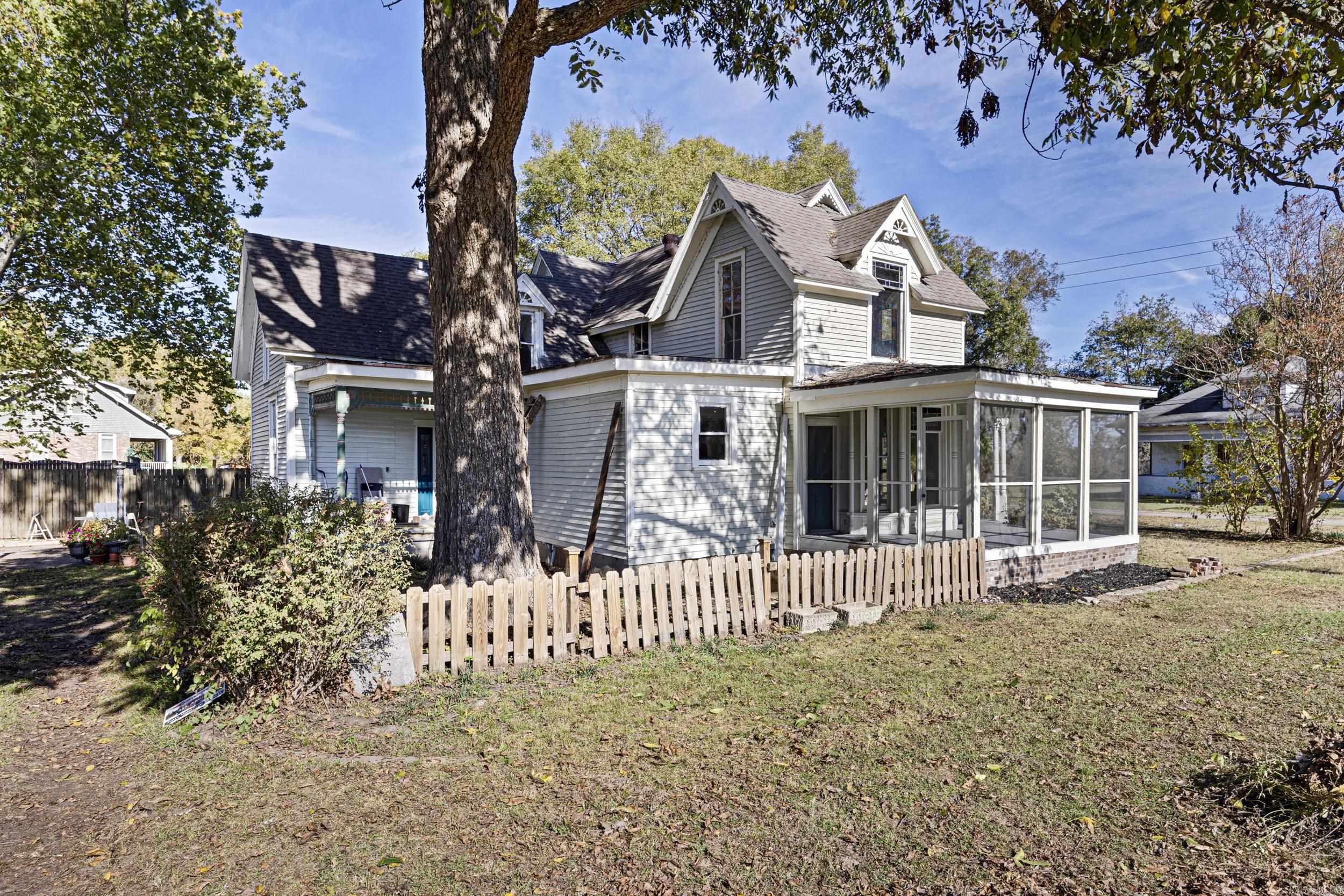 601 N Front  Dardanelle, AR