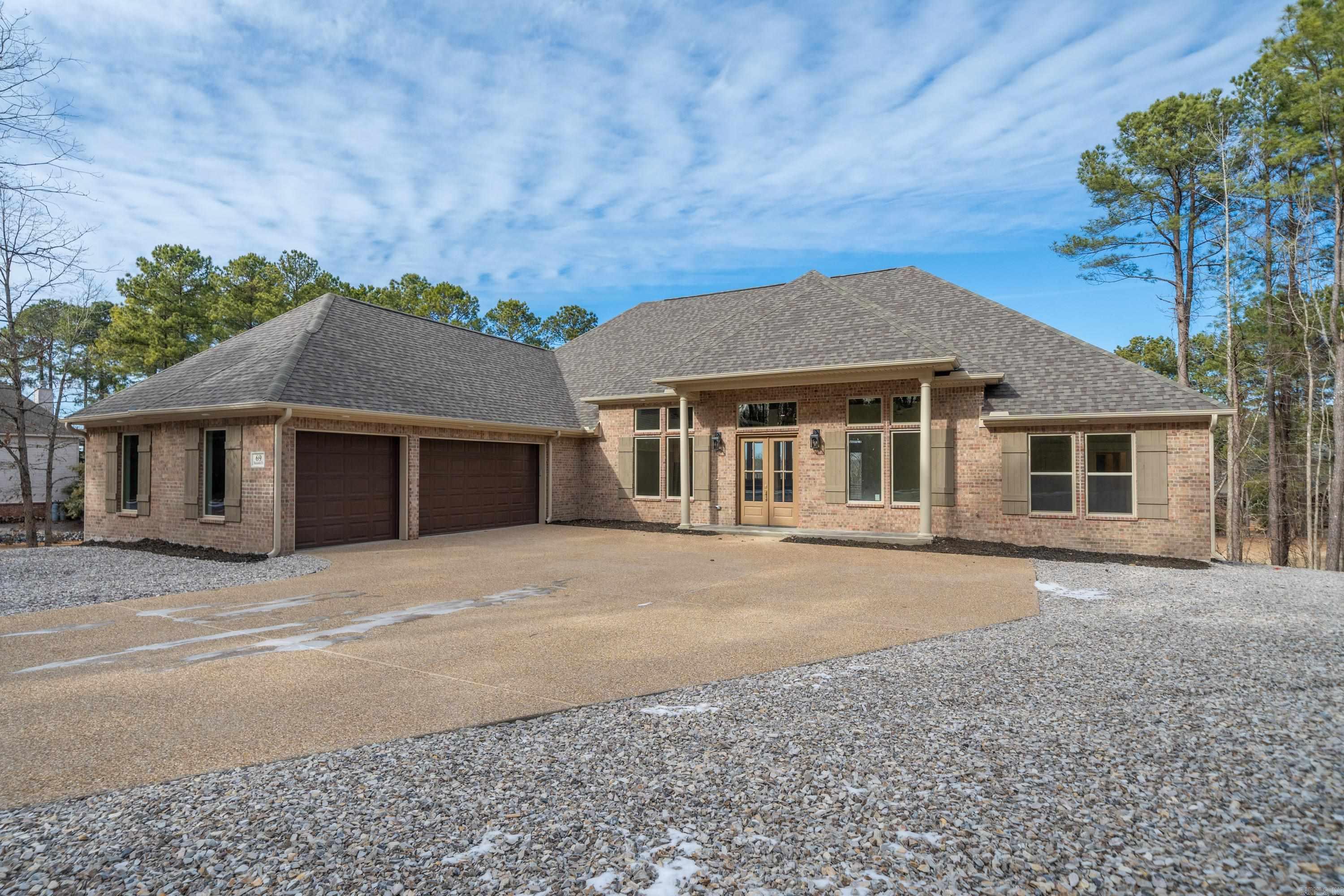 69 Manzanares Dr Drive Hot Springs Village, AR 71909