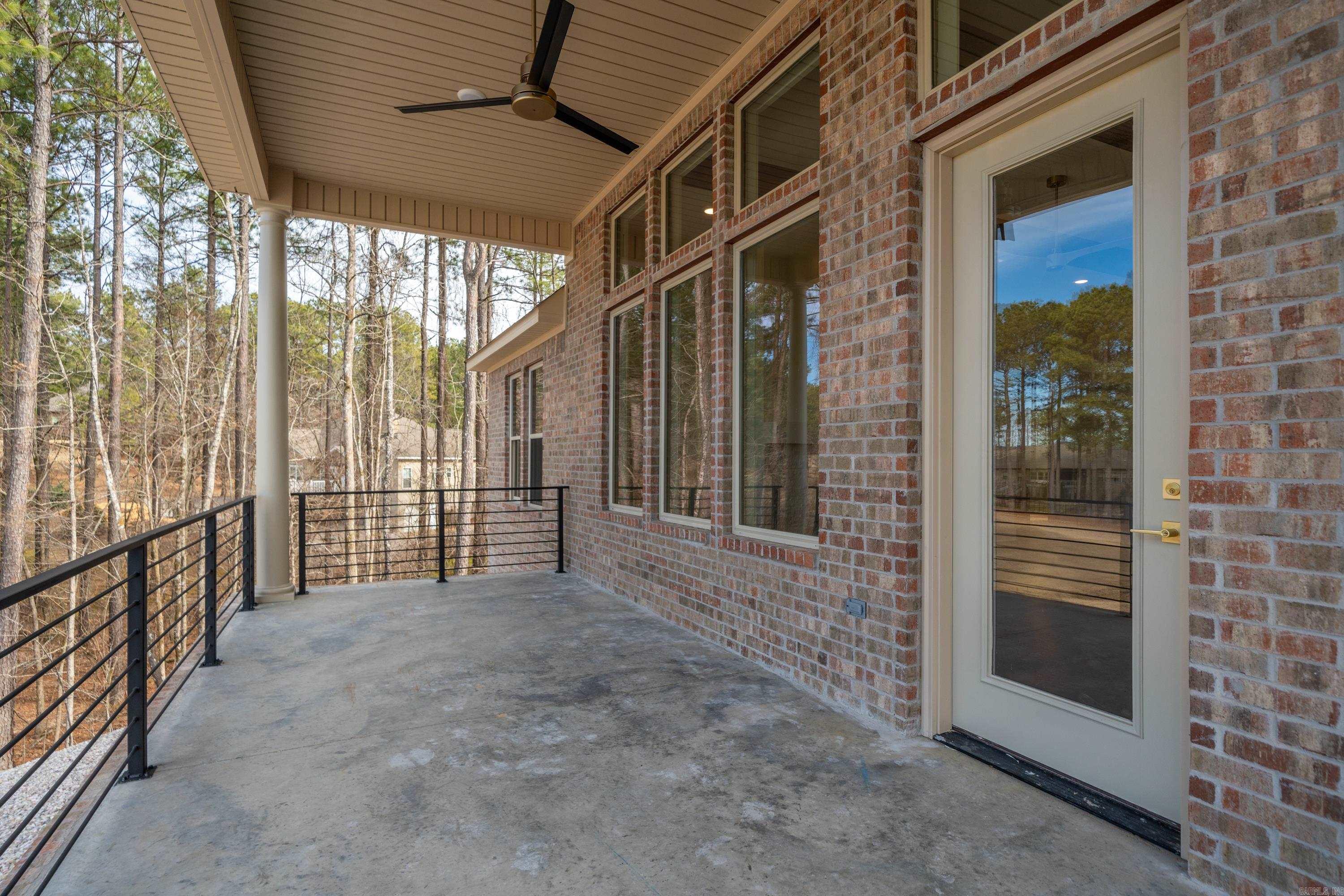 69 Manzanares Dr Drive Hot Springs Village, AR 71909