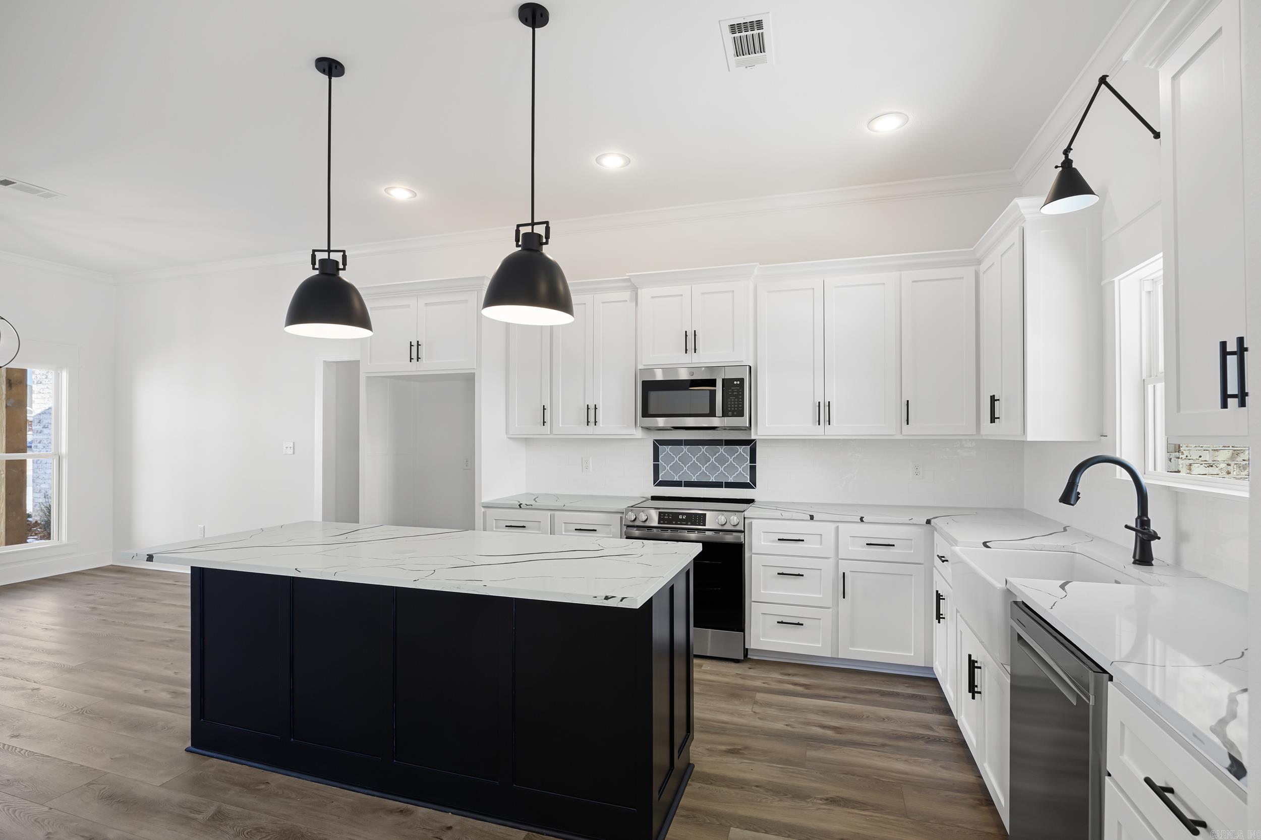 23  SUNSET  Morrilton, AR