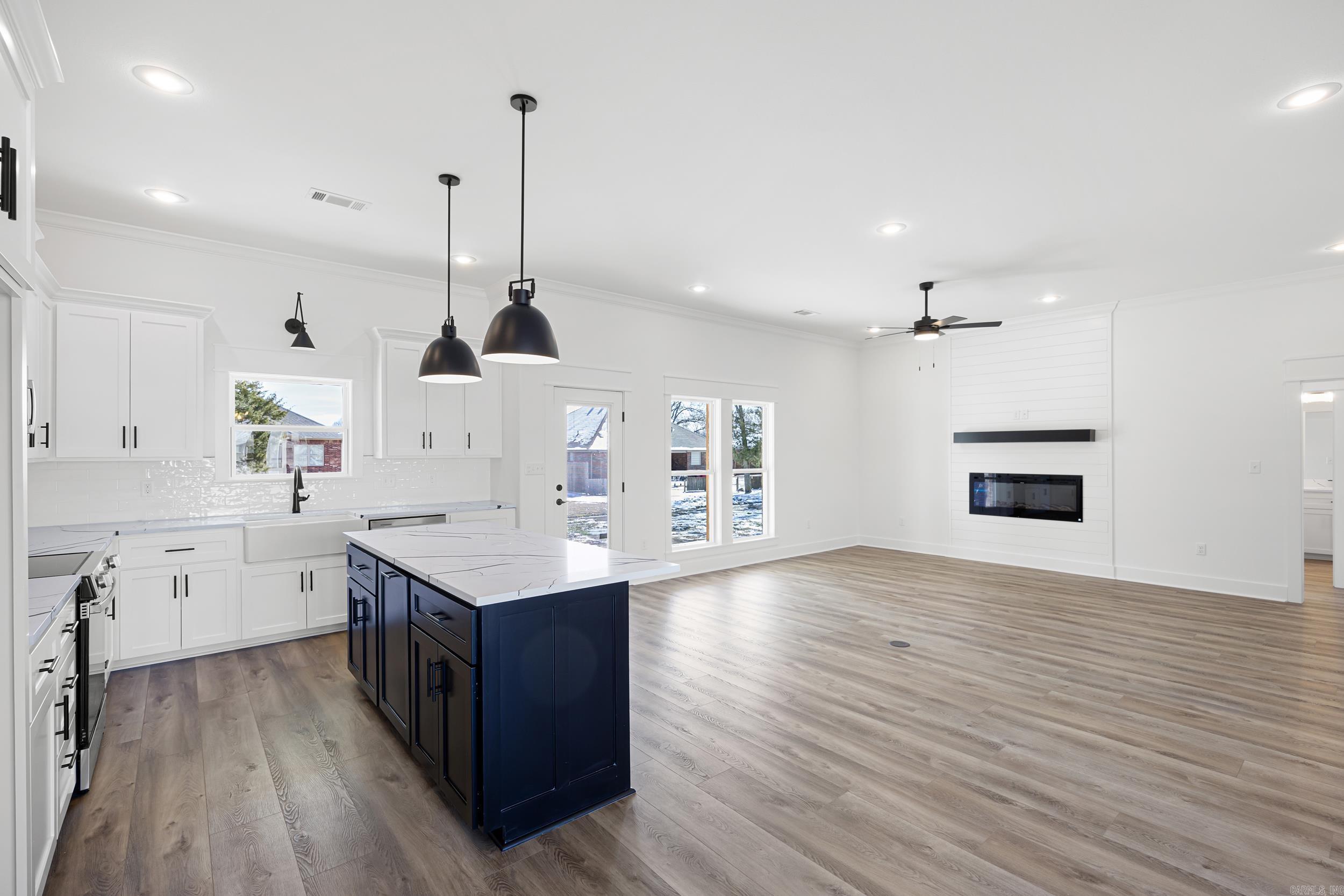 23  SUNSET  Morrilton, AR