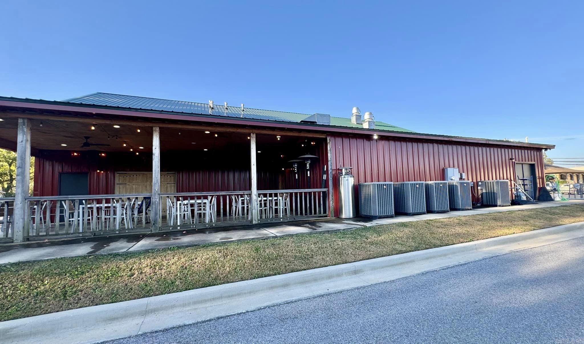 220 E Main Street  Mountain View, AR