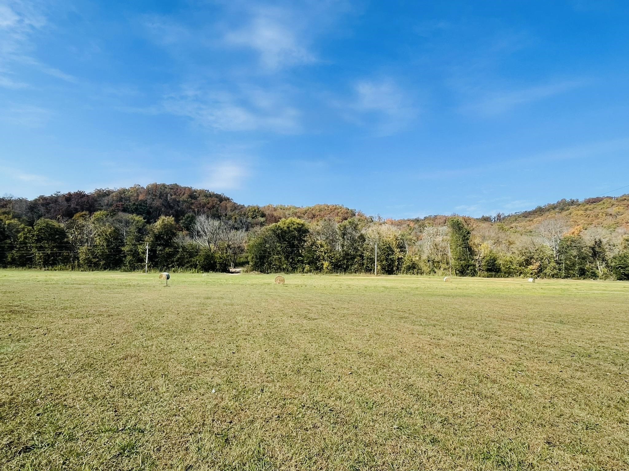 15 W School House Hollow Road  Melbourne, AR