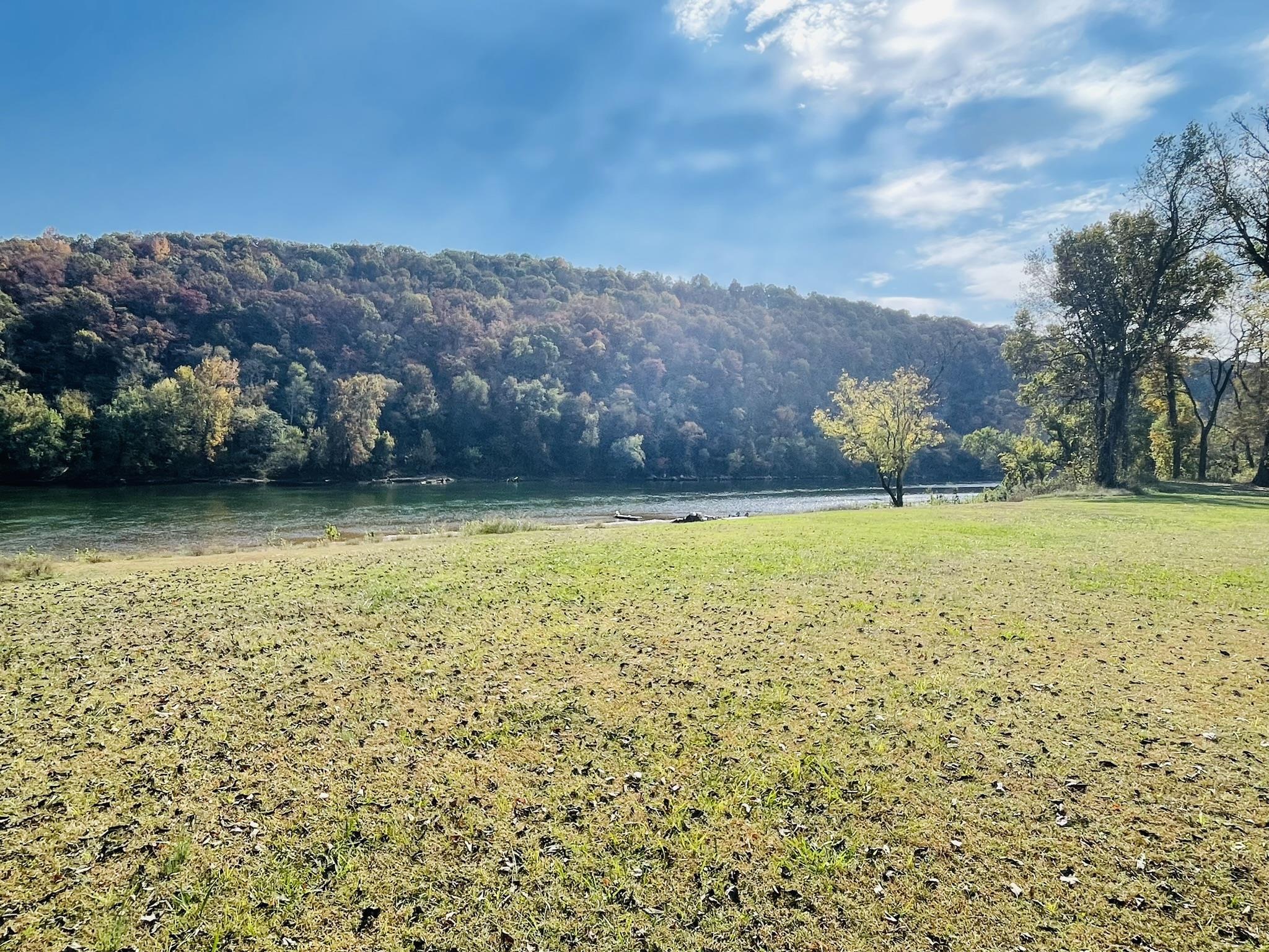 15 W School House Hollow Road  Melbourne, AR