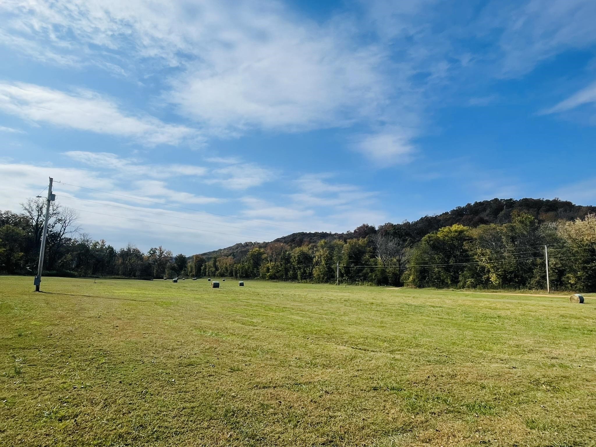 15 W School House Hollow Road  Melbourne, AR