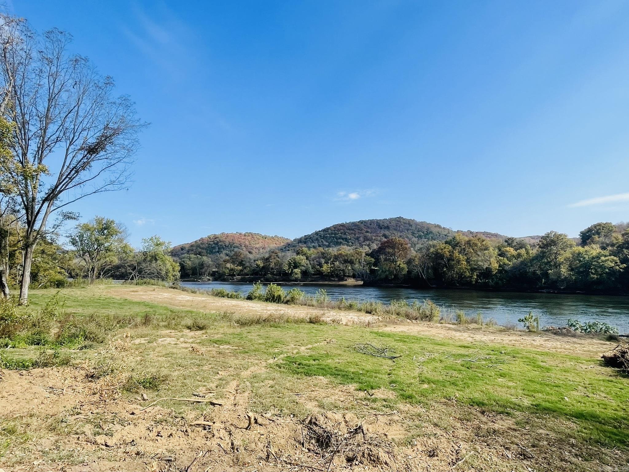 15 W School House Hollow Road  Melbourne, AR