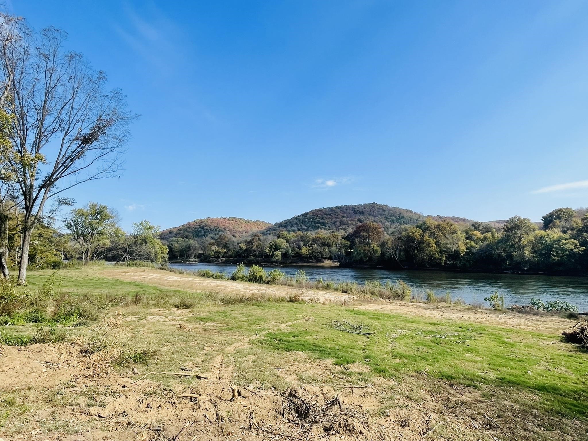 15 W School House Hollow Road  Melbourne, AR