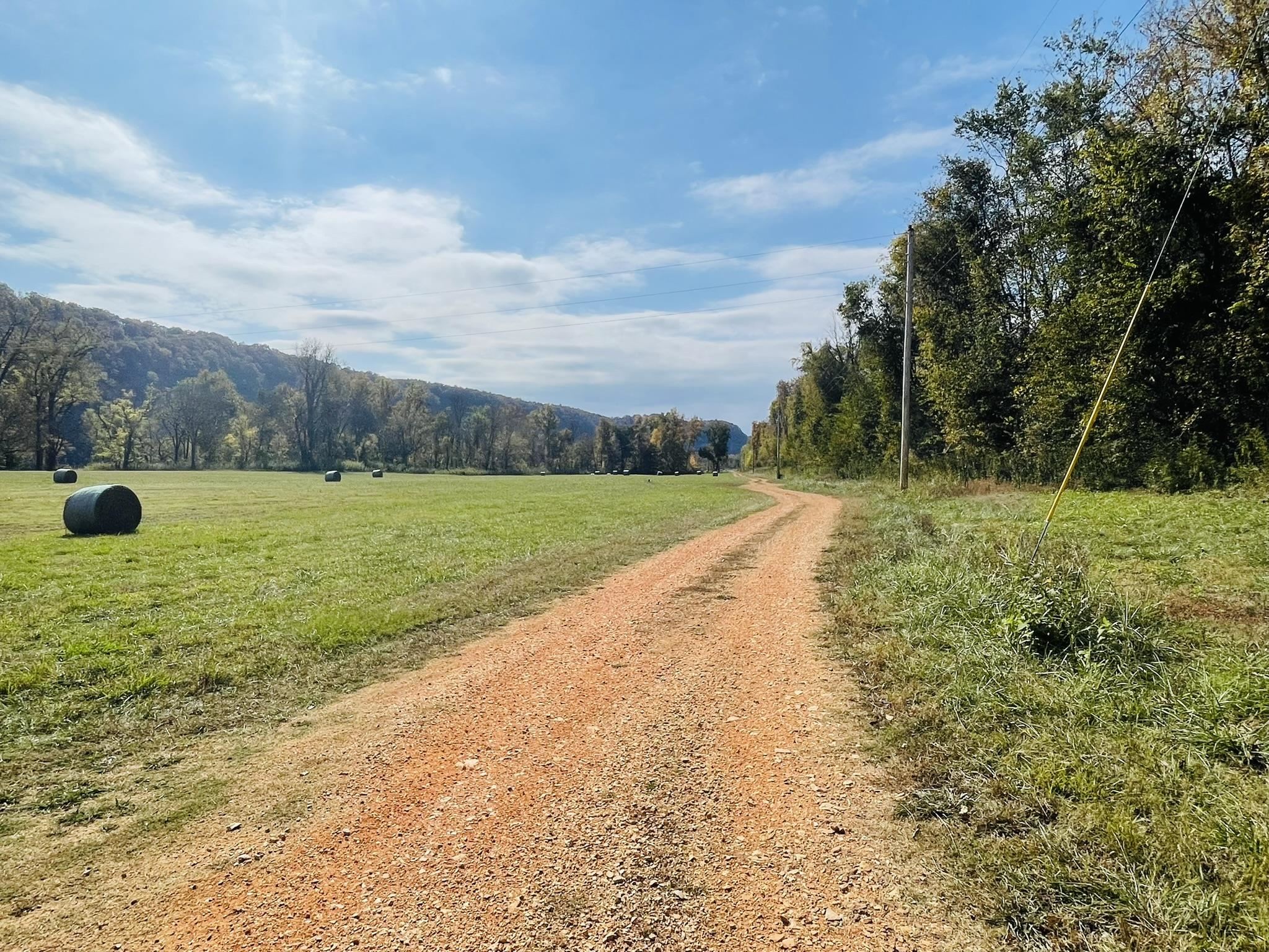 15 W School House Hollow Road  Melbourne, AR