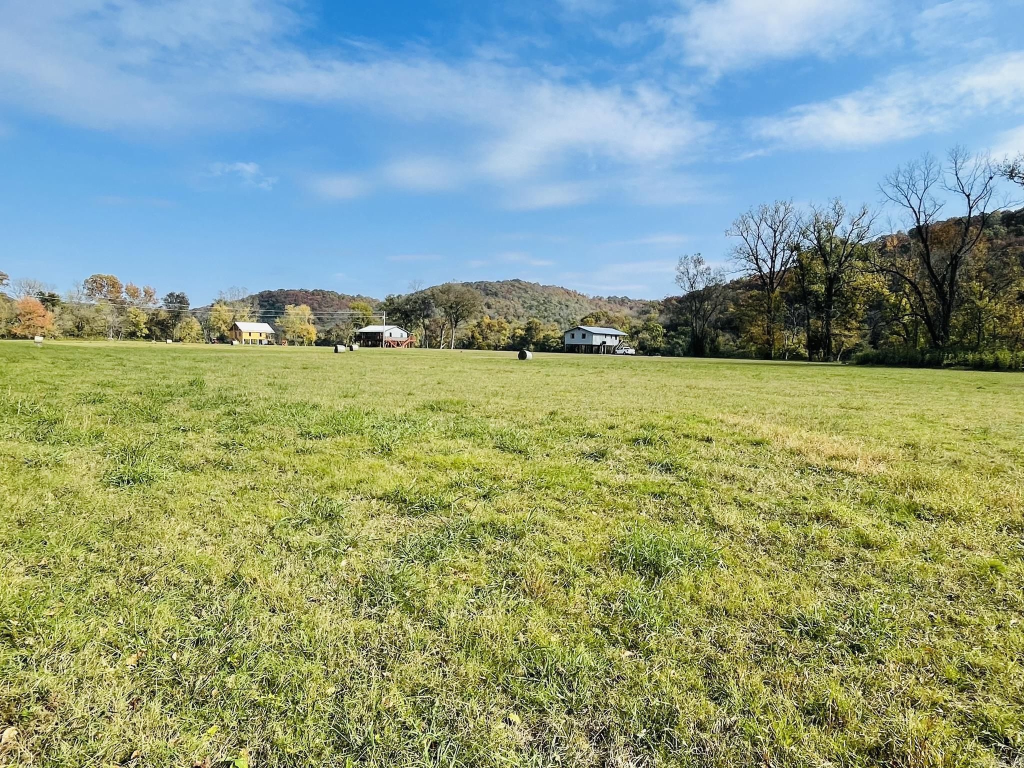 15 W School House Hollow Road  Melbourne, AR