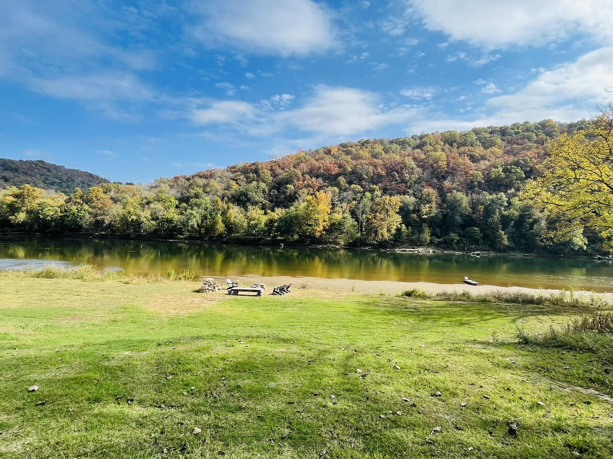 15 W School House Hollow Road  Melbourne, AR