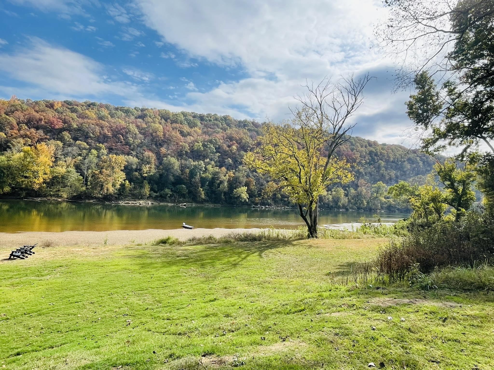 15 W School House Hollow Road  Melbourne, AR