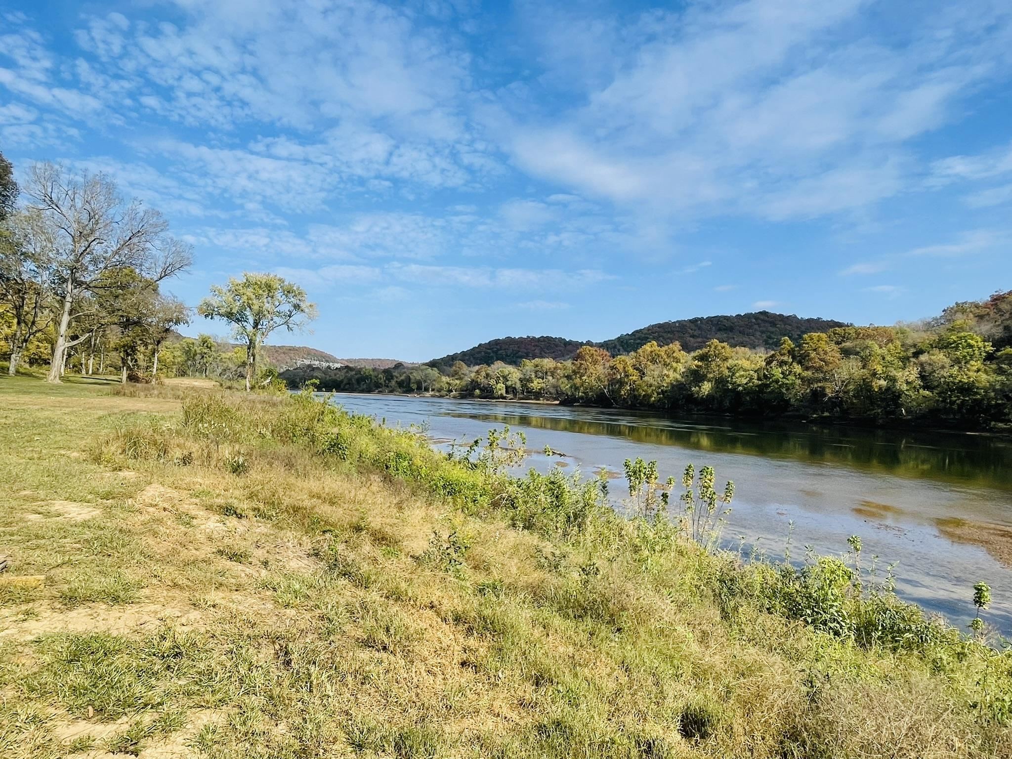 15 W School House Hollow Road  Melbourne, AR
