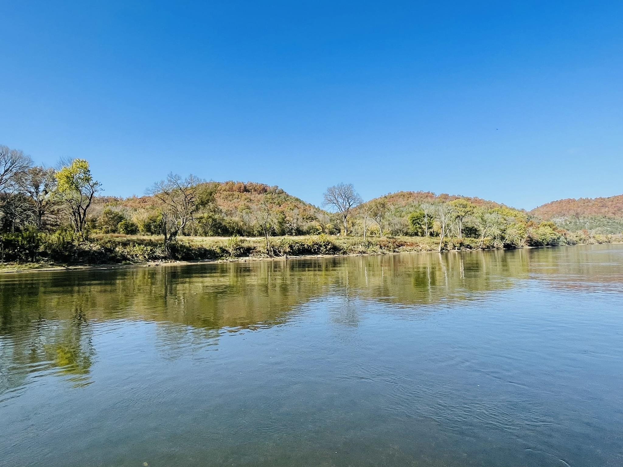 15 W School House Hollow Road  Melbourne, AR
