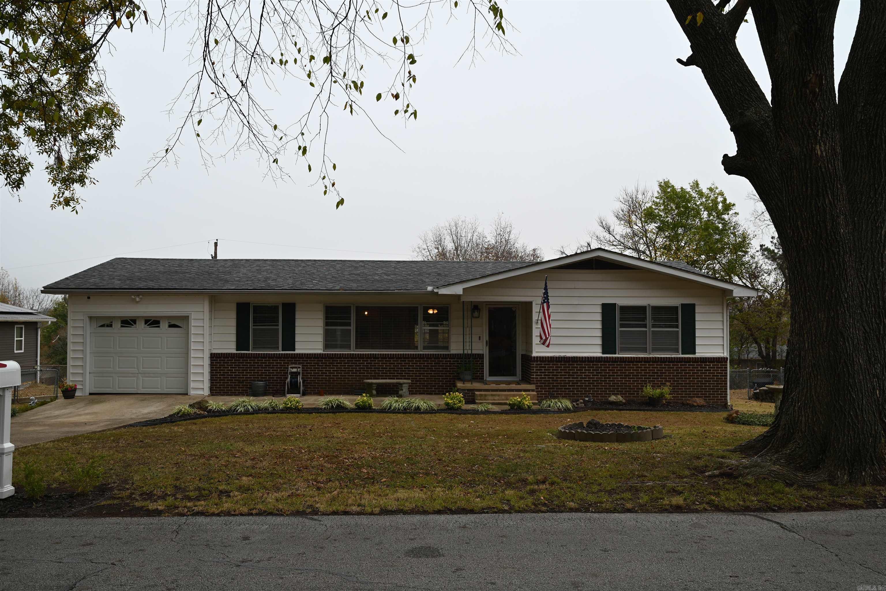 203 Glenview Harrison, AR 72601