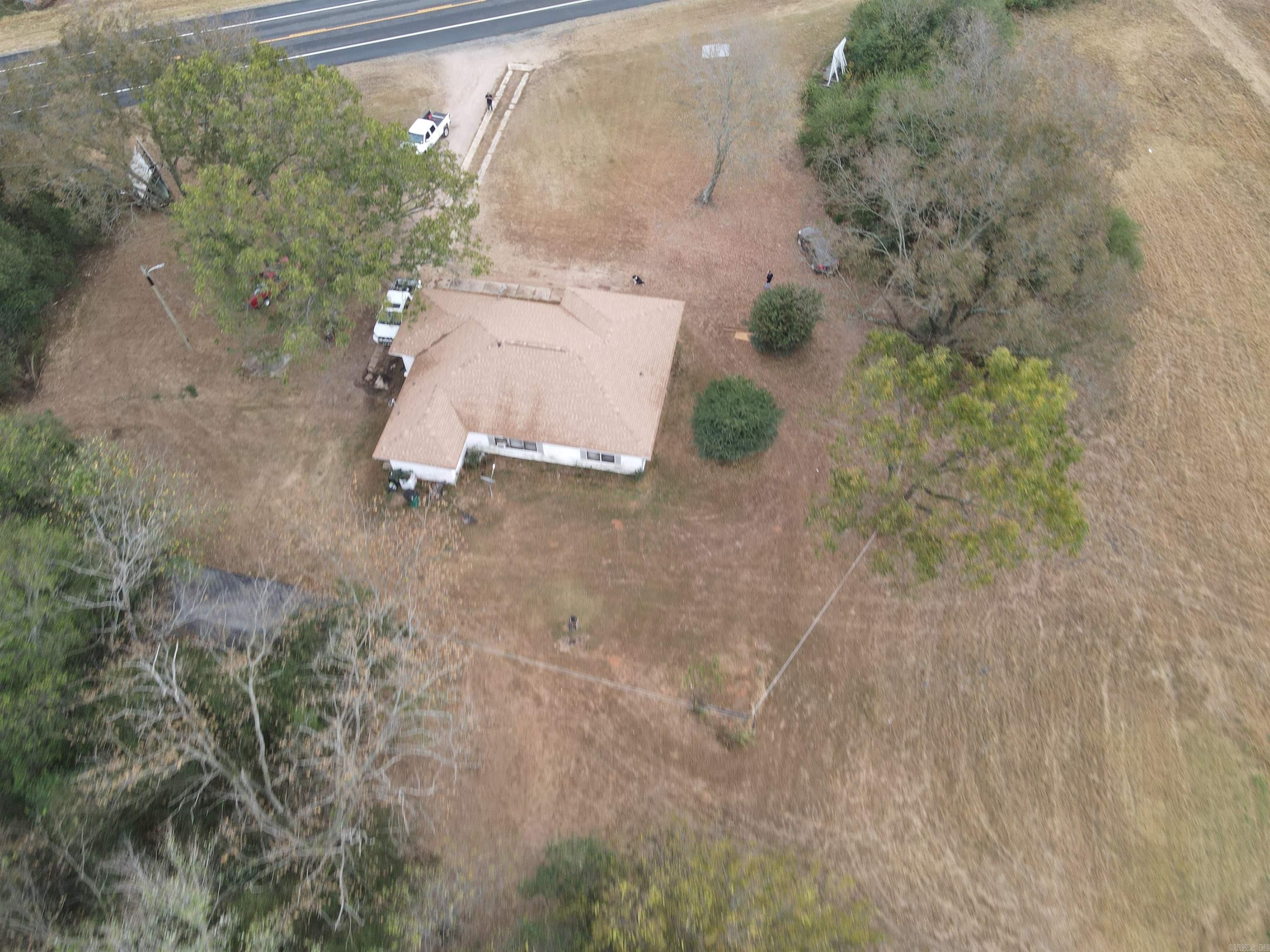1419 S Hwy 27  Nashville, AR