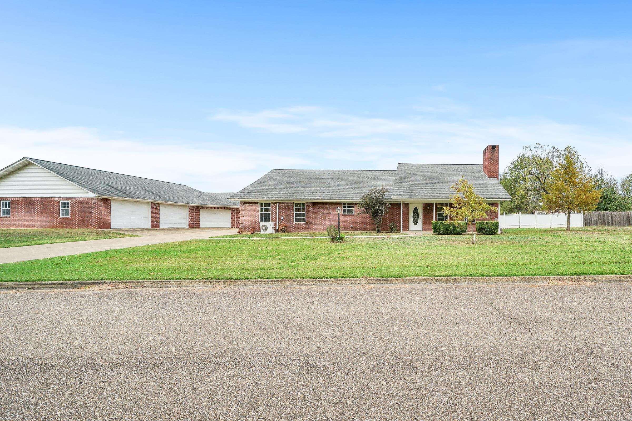 100  Long Meadow  De Queen, AR