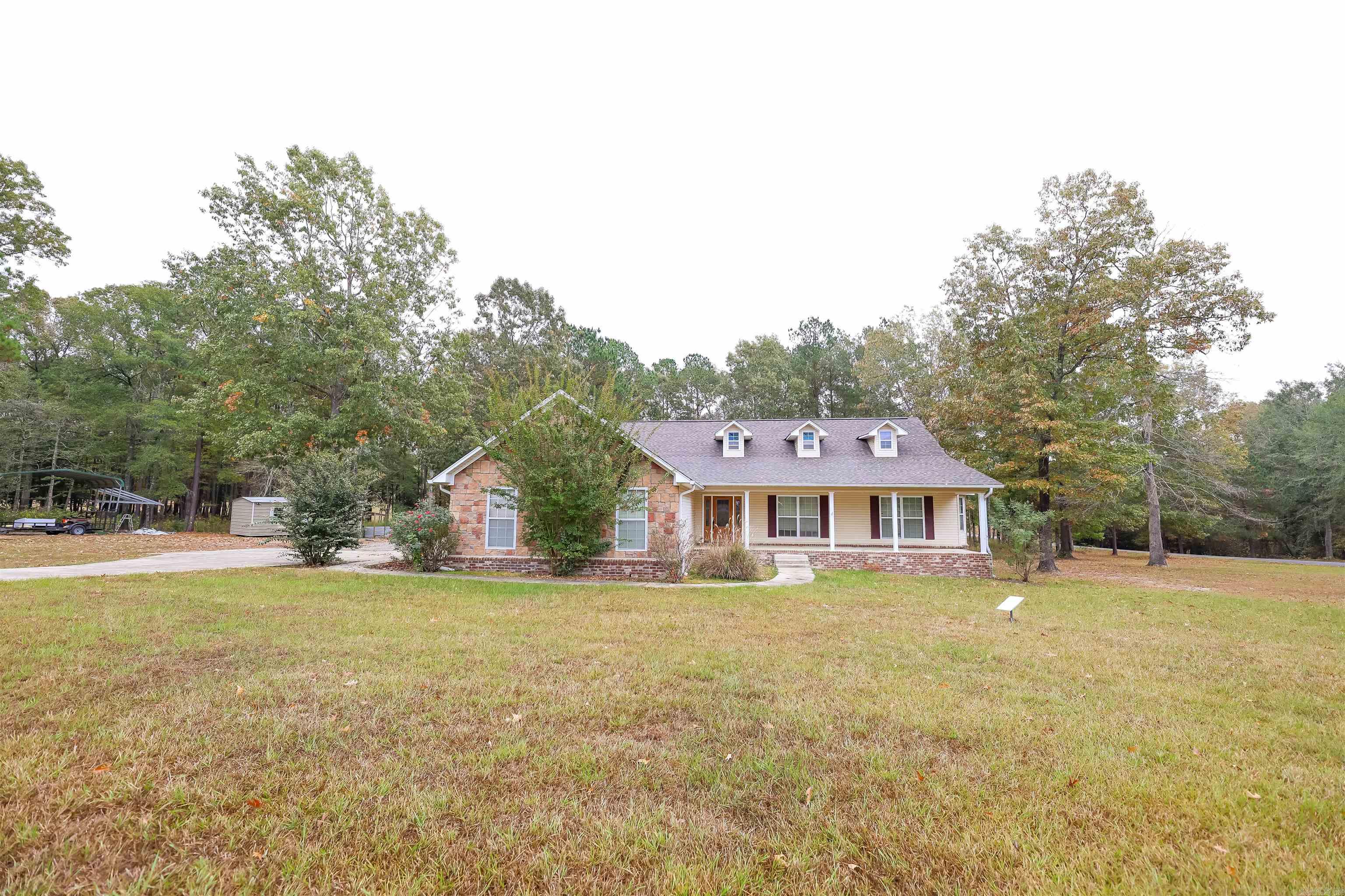 169 Whispering Oak Cir El Dorado, AR 71730
