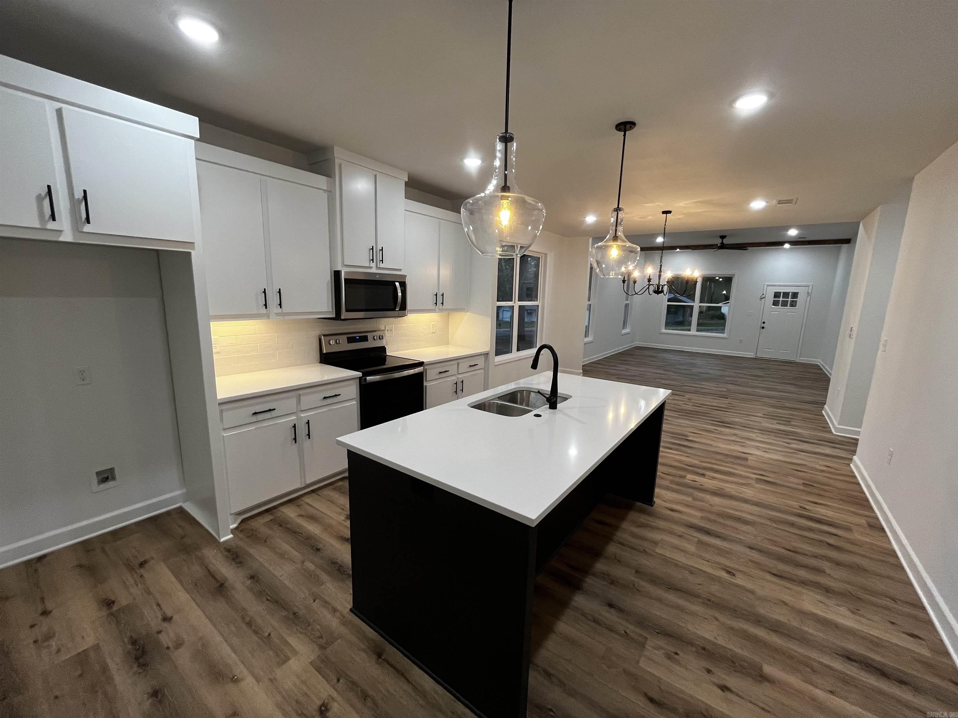 2497  Janet  Benton, AR