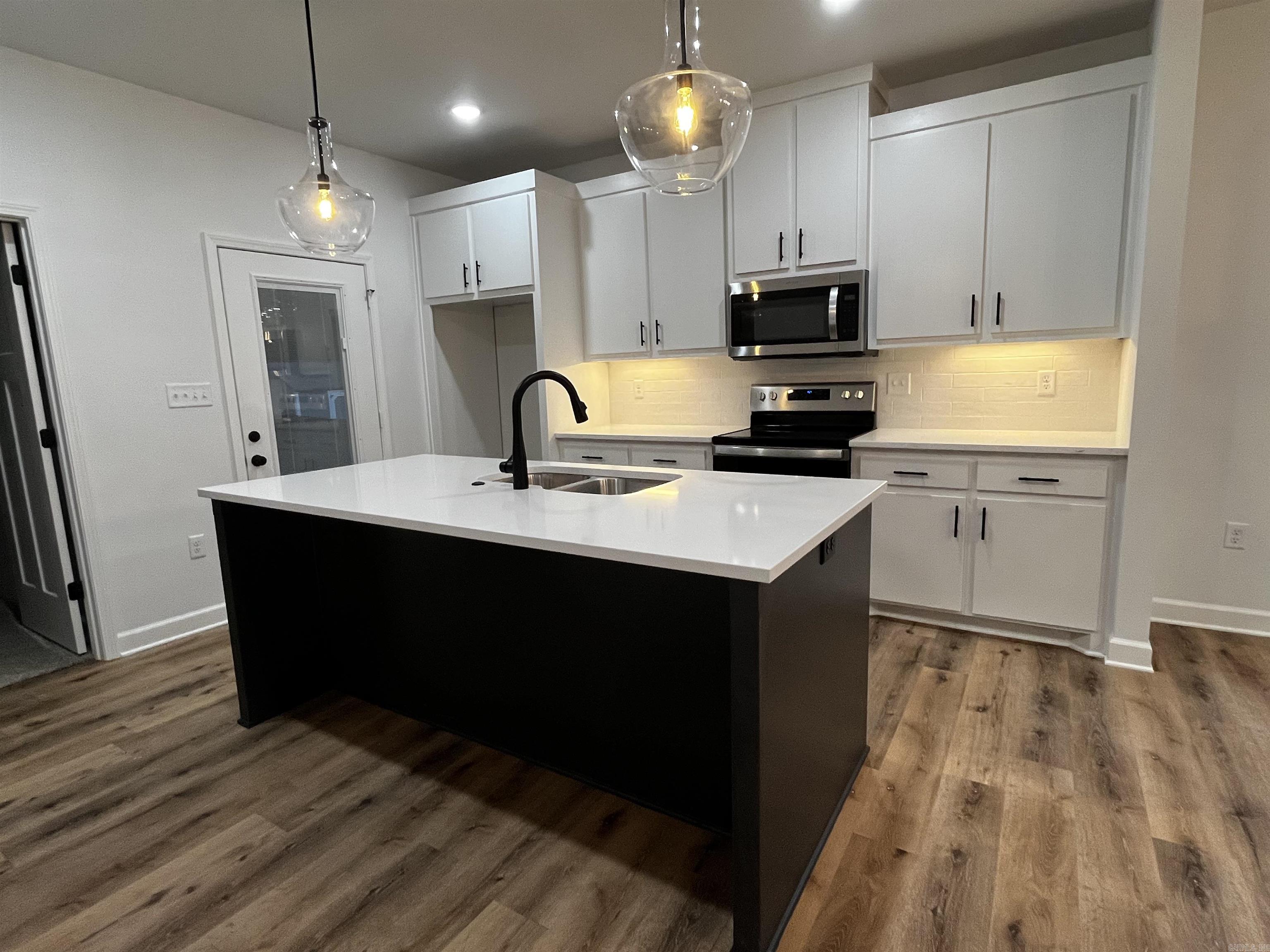 2497  Janet  Benton, AR