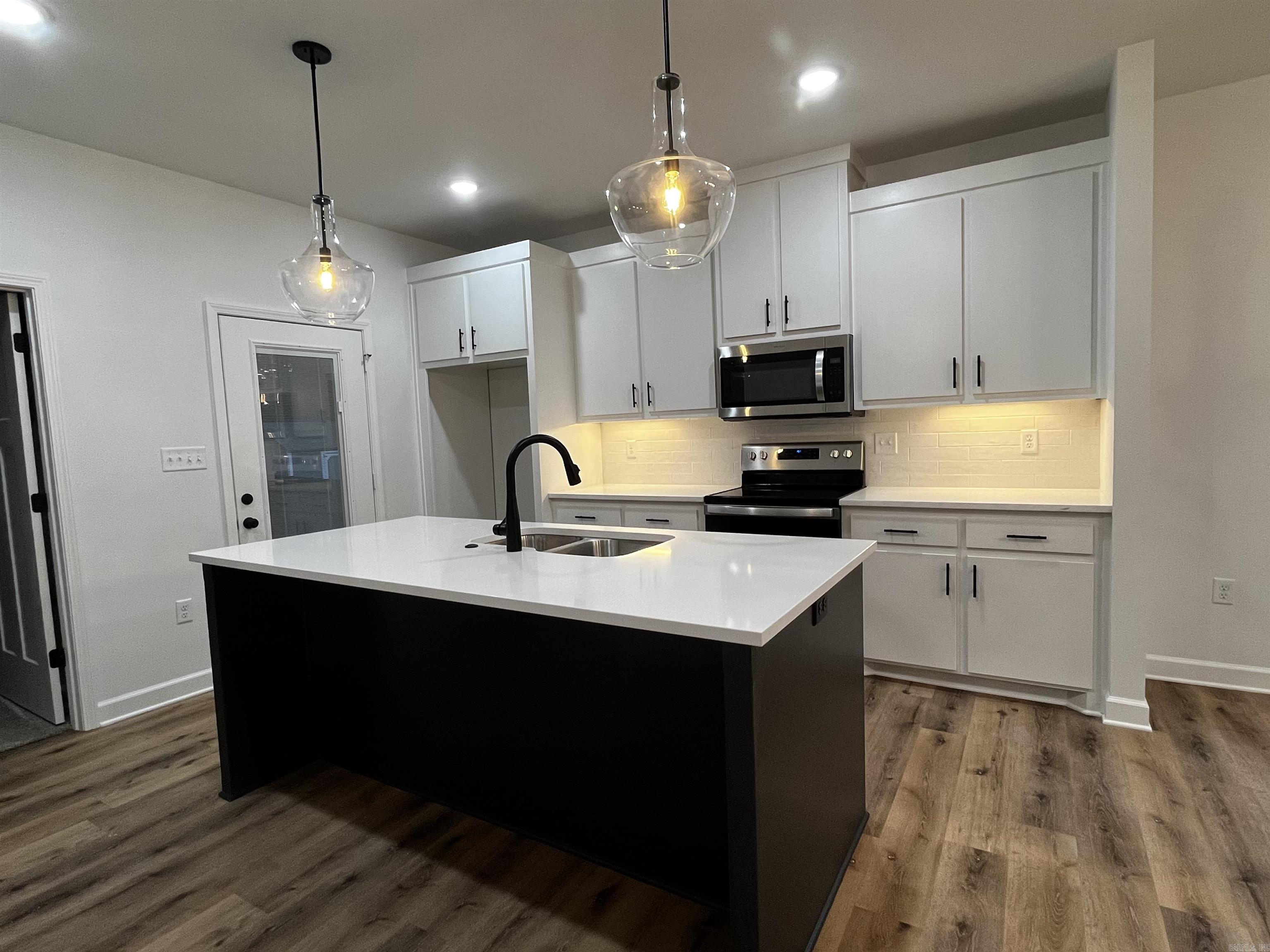 2497  Janet  Benton, AR