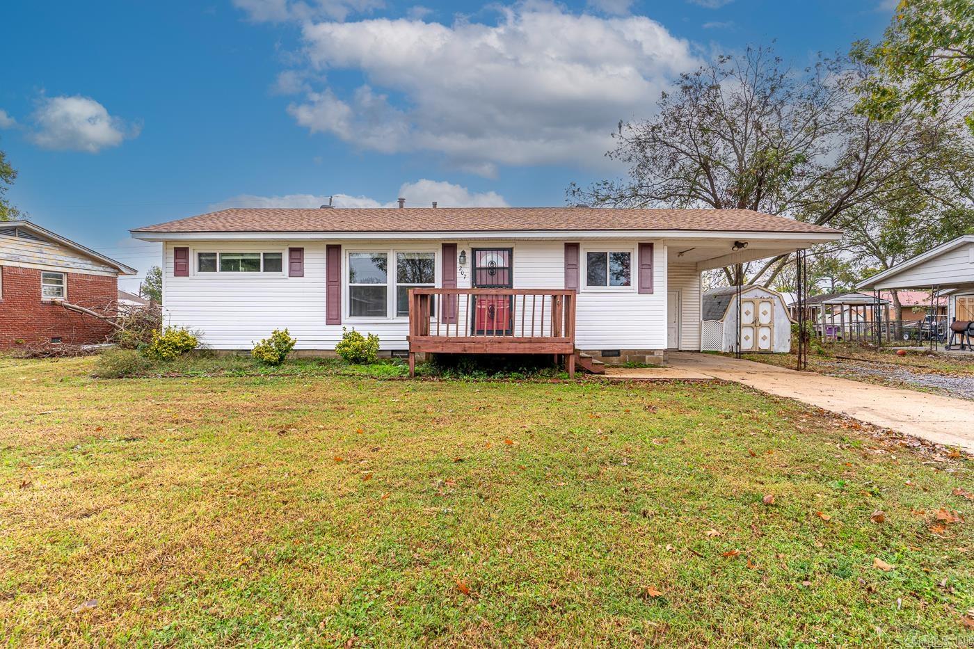 207  11th  Marked Tree, AR
