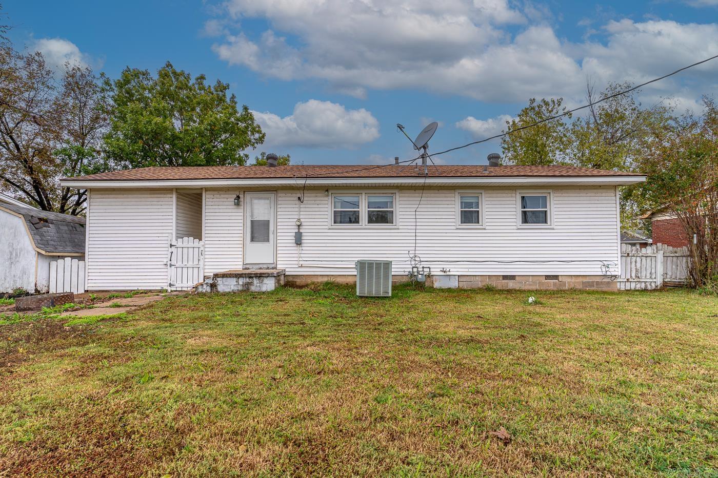 207  11th  Marked Tree, AR