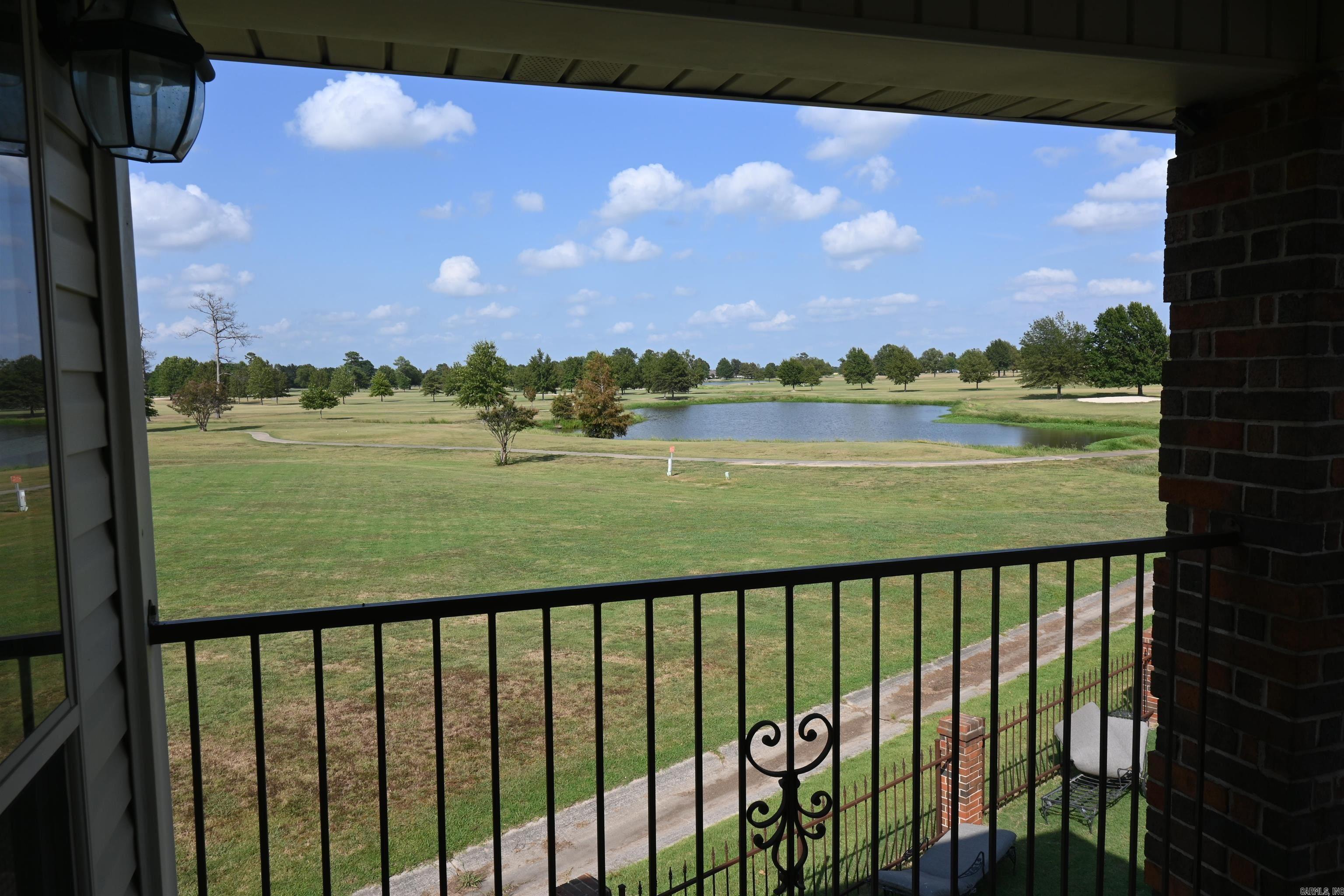 1715  Club Cove  Stuttgart, AR