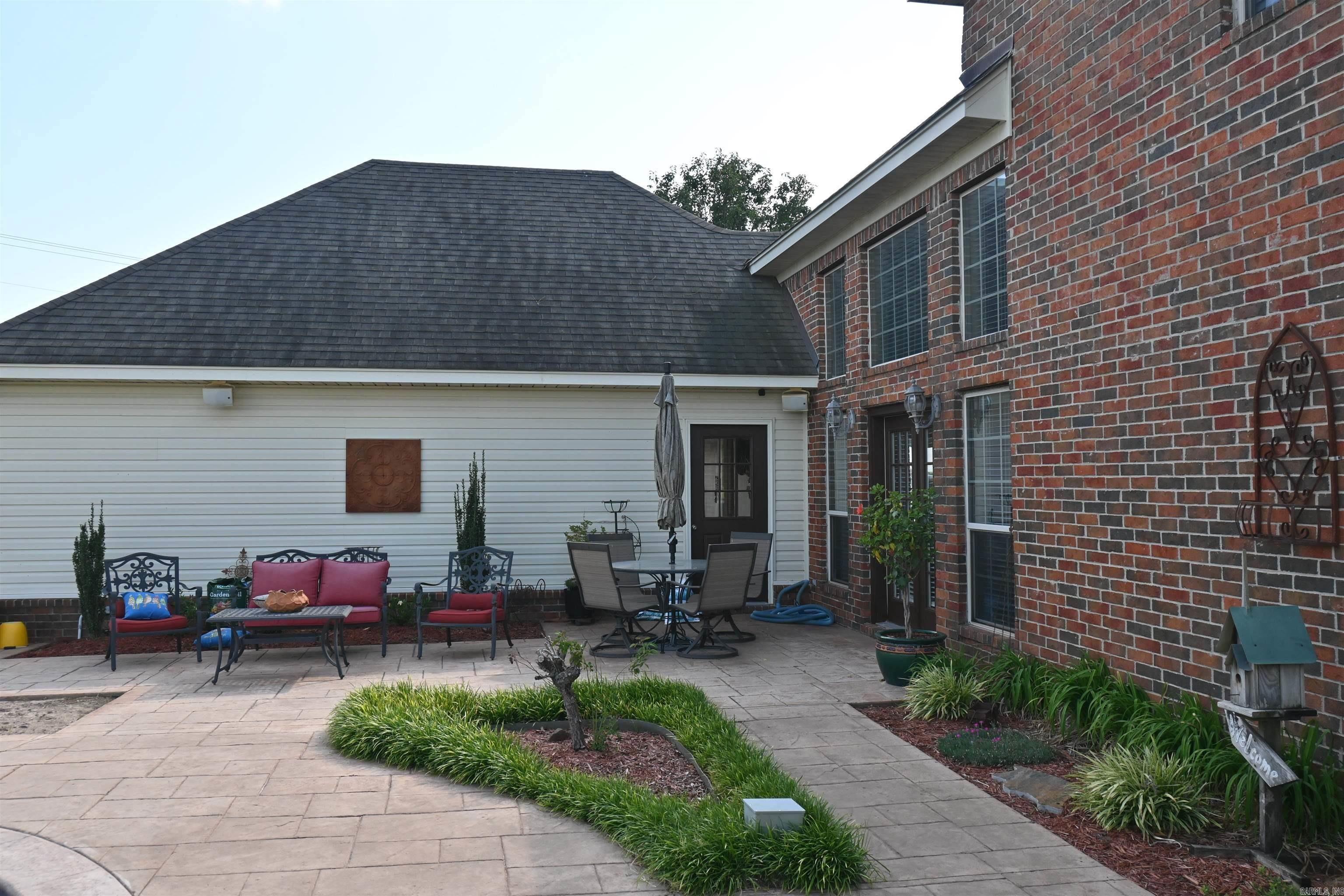 1715  Club Cove  Stuttgart, AR