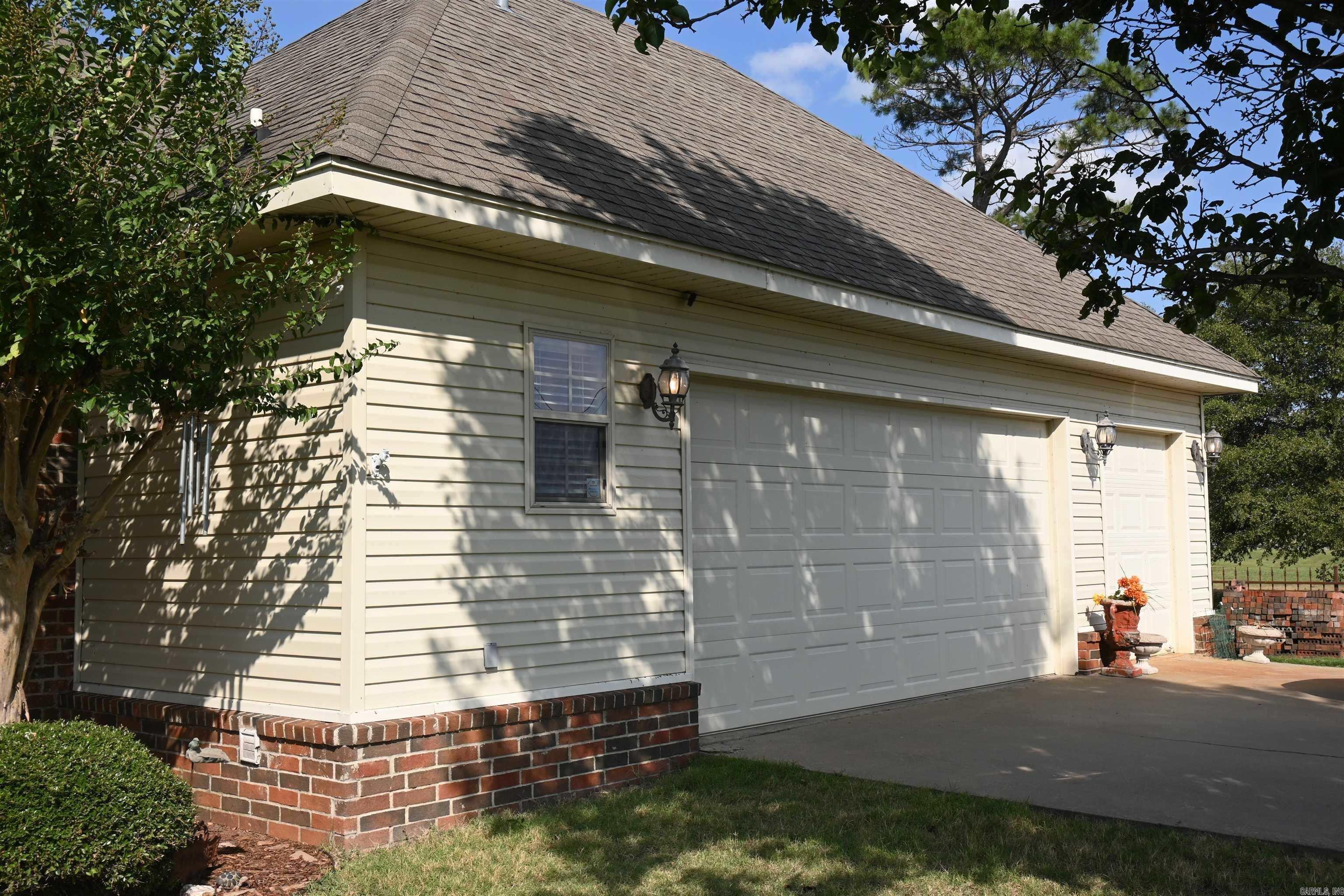 1715  Club Cove  Stuttgart, AR