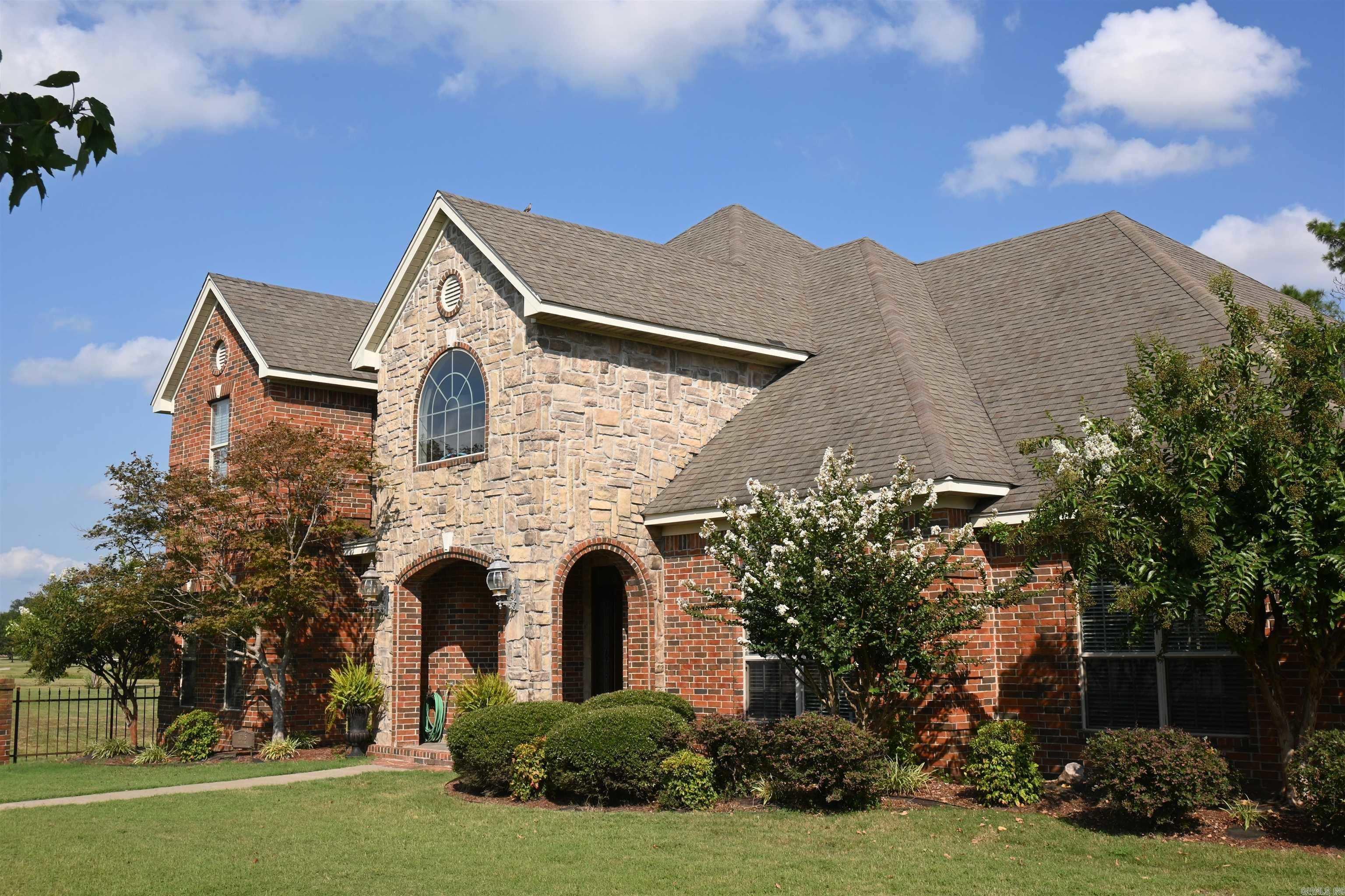 1715  Club Cove  Stuttgart, AR