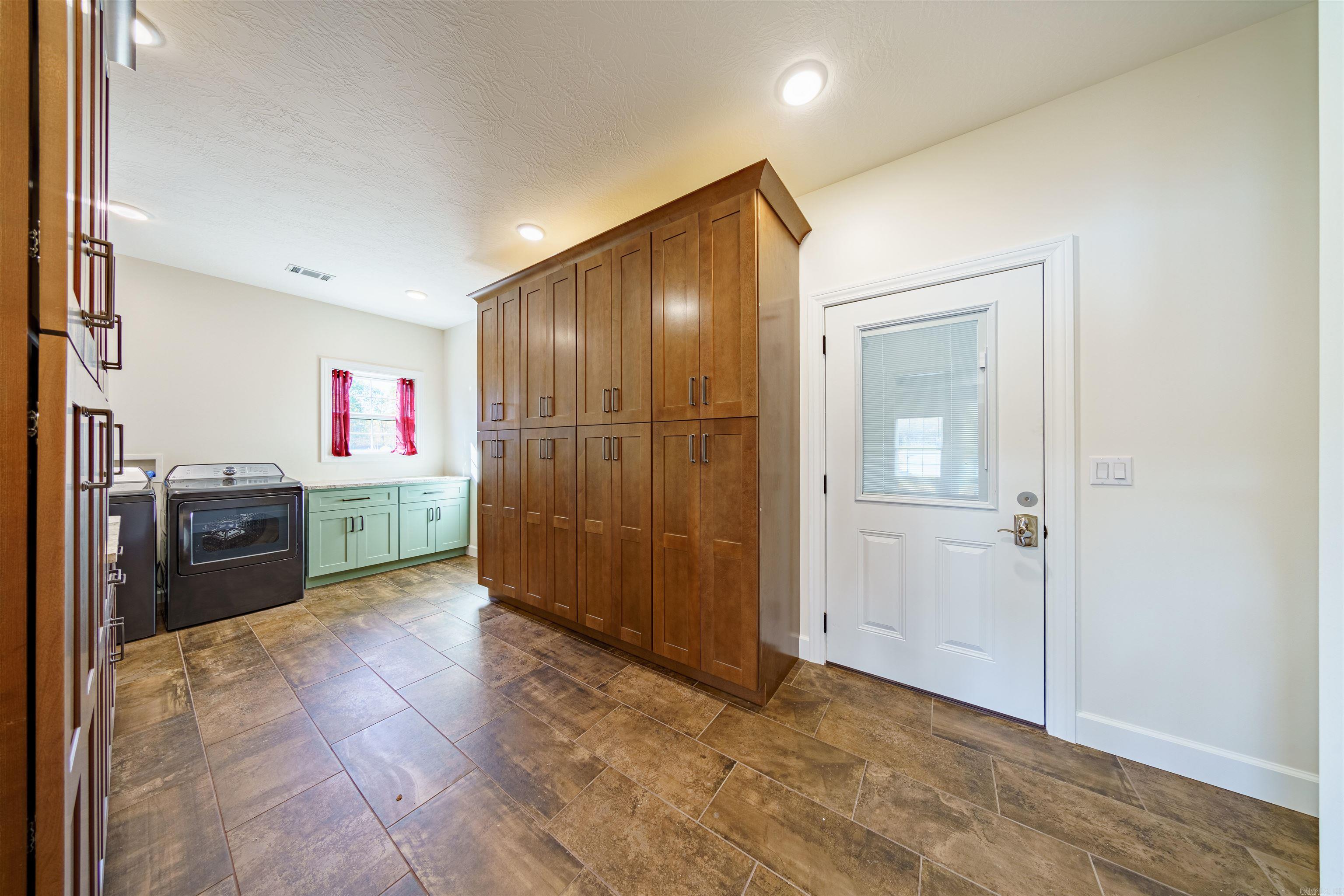 1212  Pearl Drive  Horseshoe Bend, AR