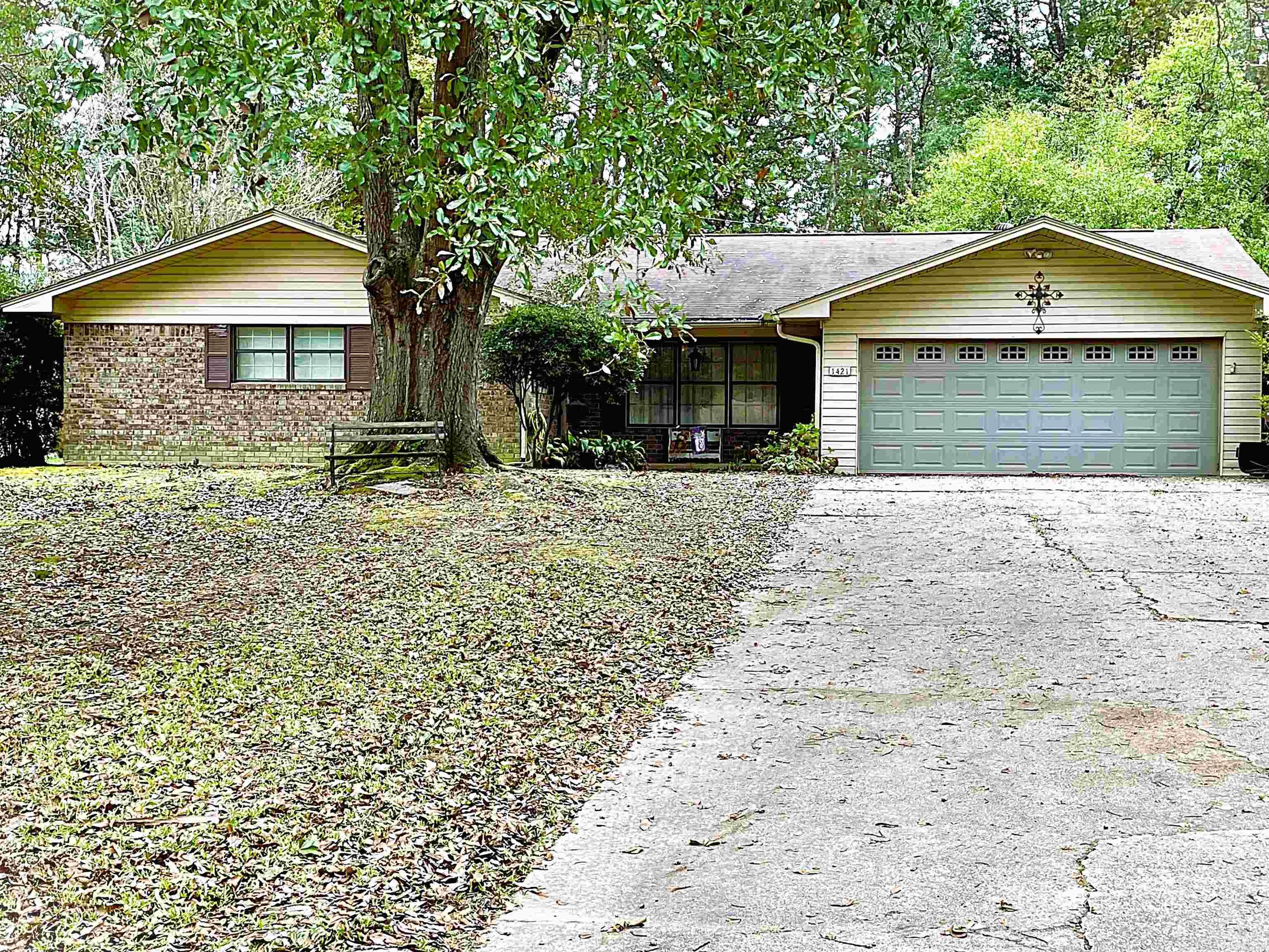 1421 Pecan Street