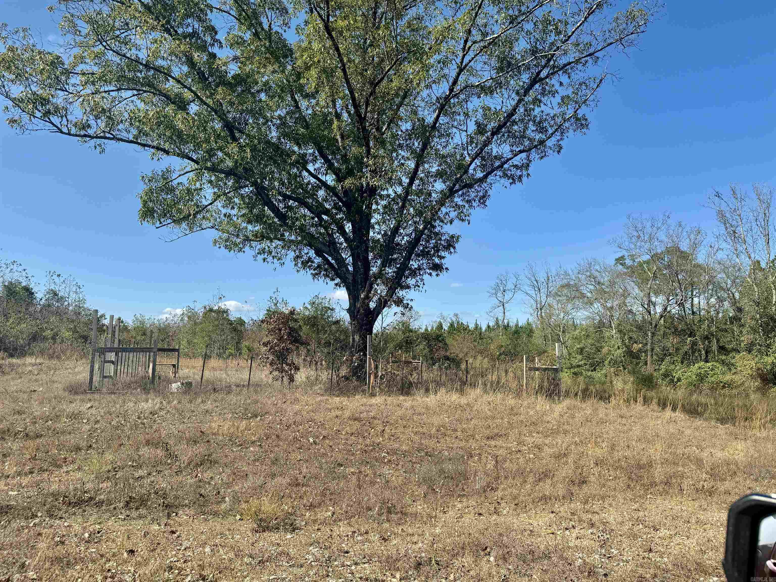987  Walker  Amity, AR